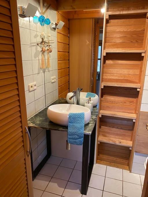 One-Bedroom House photo 2
