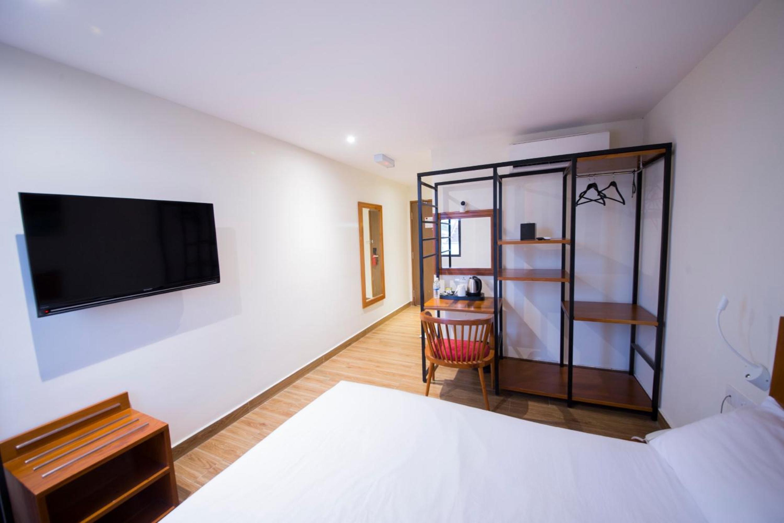 Deluxe Queen Room