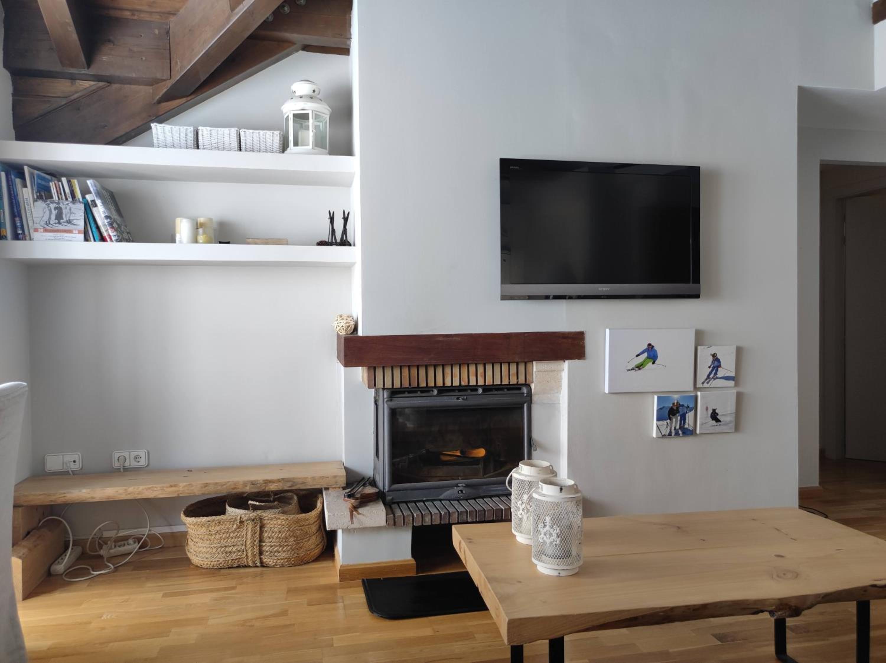 Three-Bedroom Apartment photo 2