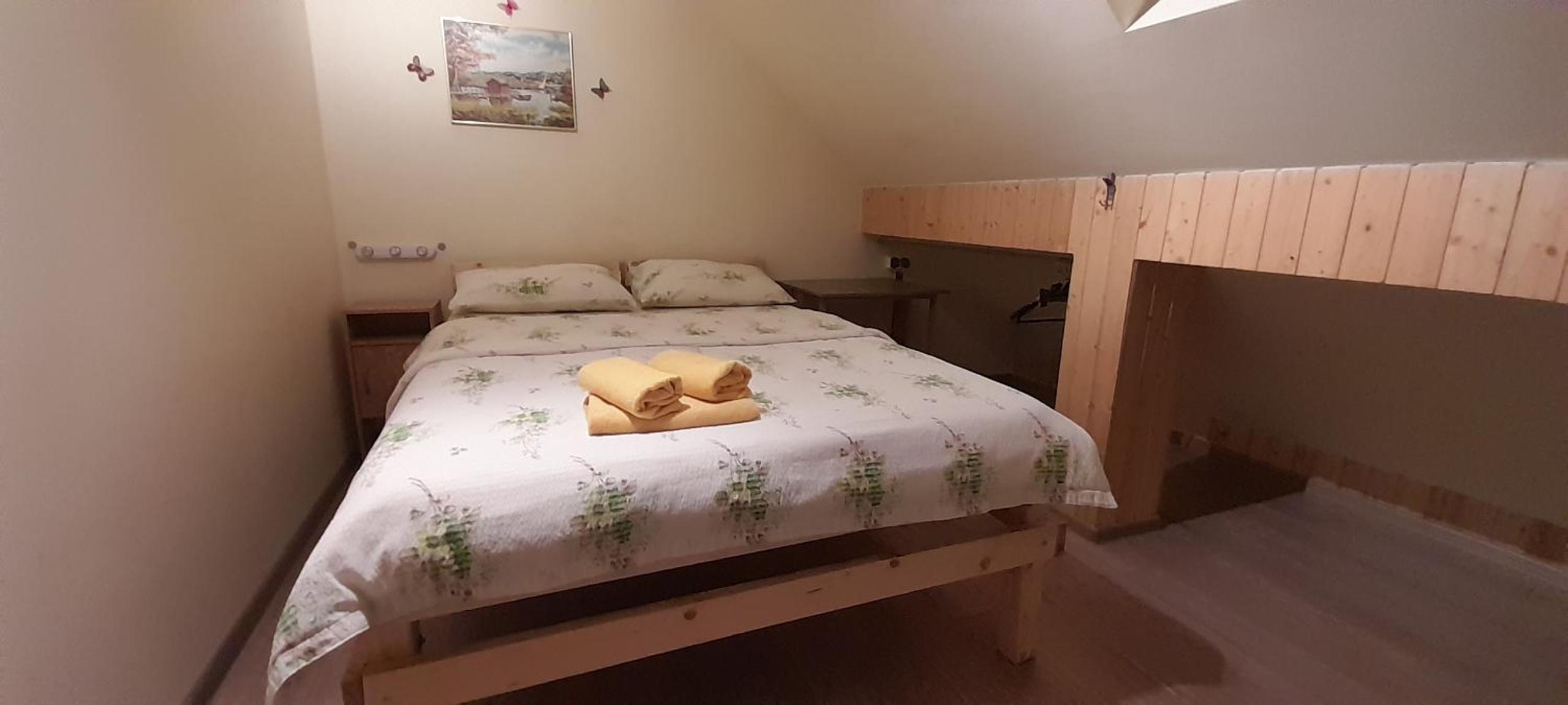 Small Double Room - Photo 10