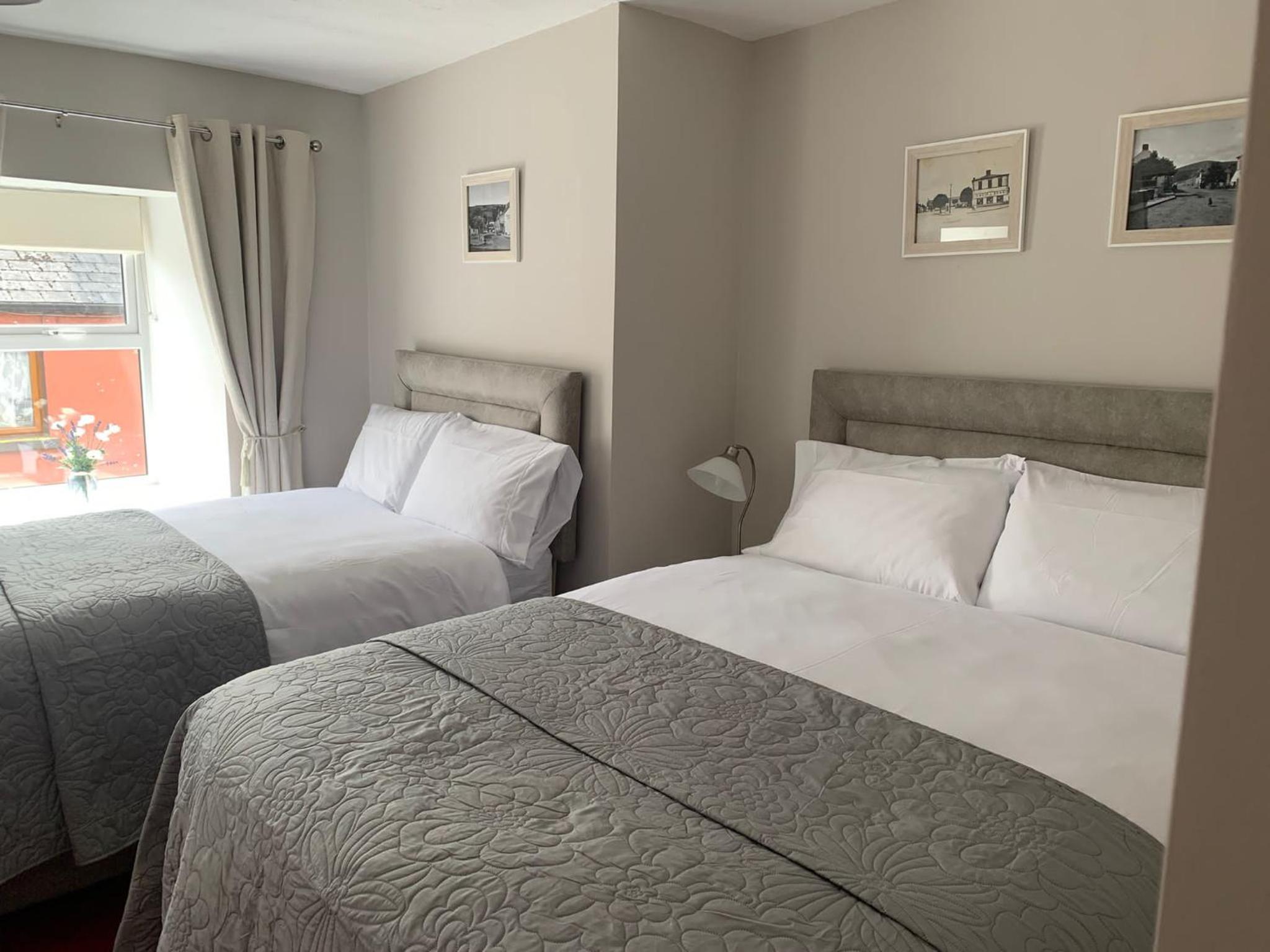 Twin Room with Private Bathroom - Photo 1
