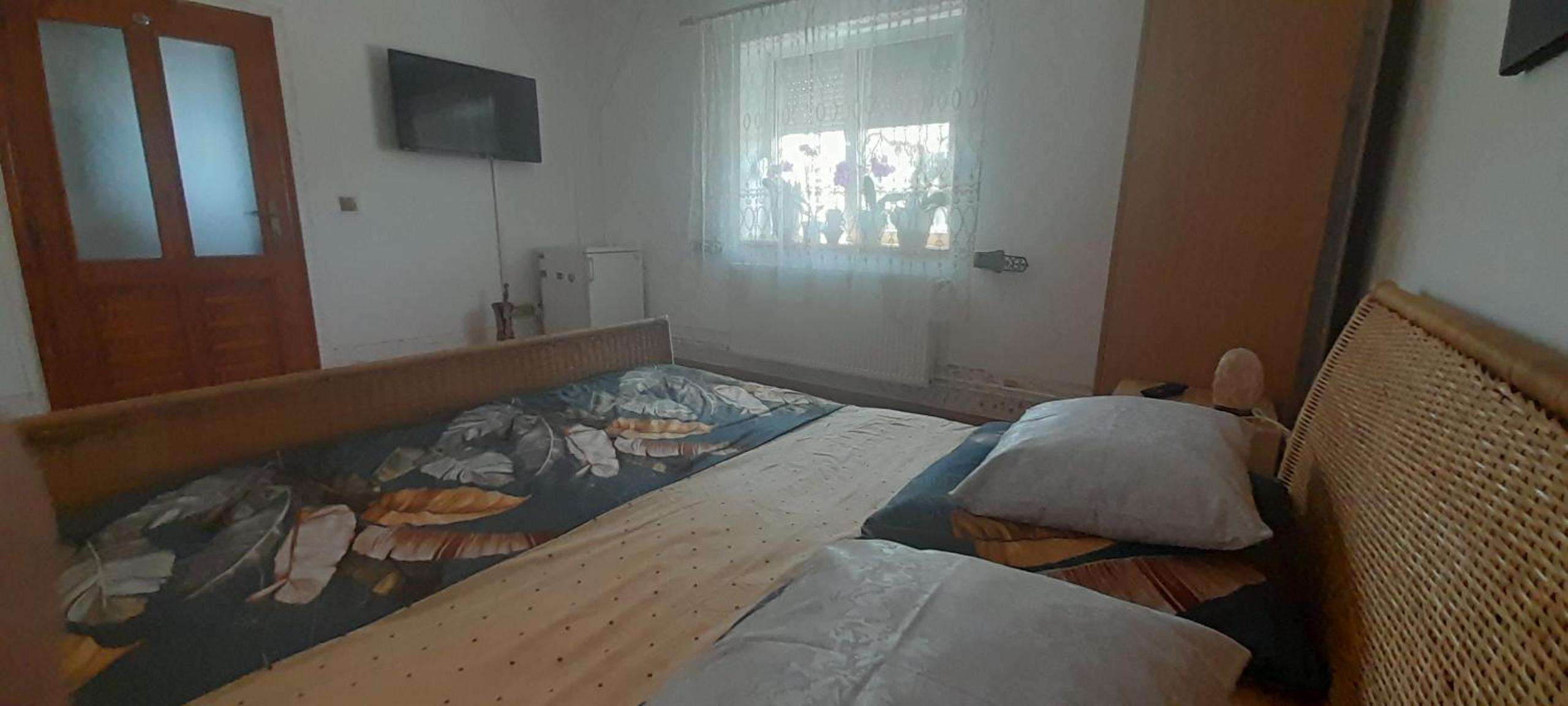 Deluxe Room (2 Adults + 1 Child) - Photo 17