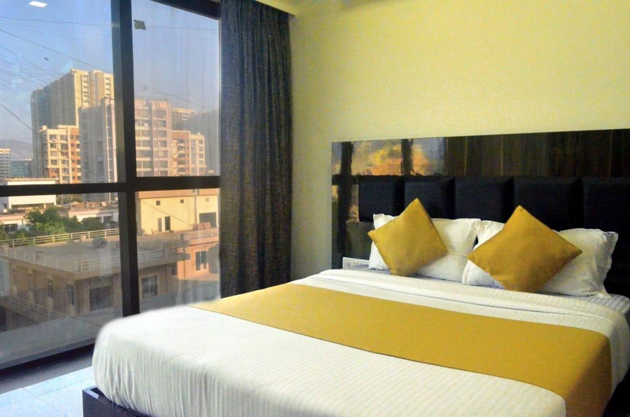 Double or Twin Room with City View