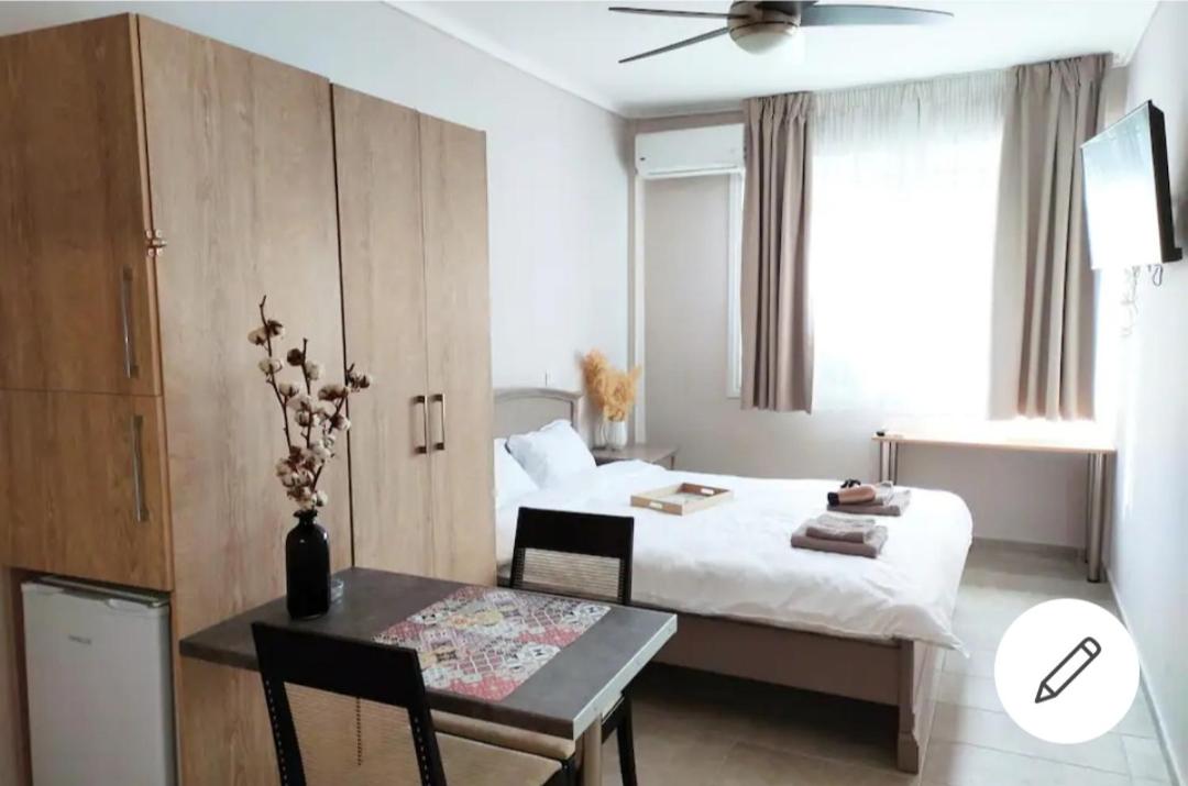 One-Bedroom Apartment - Photo 1