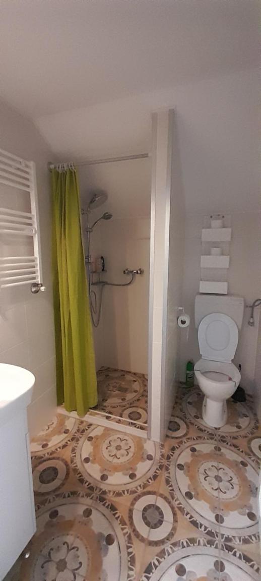 Small Double Room - Photo 7