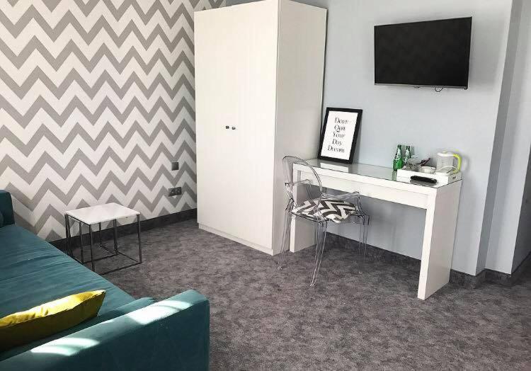 Standard Twin Room with Sofa photo 2
