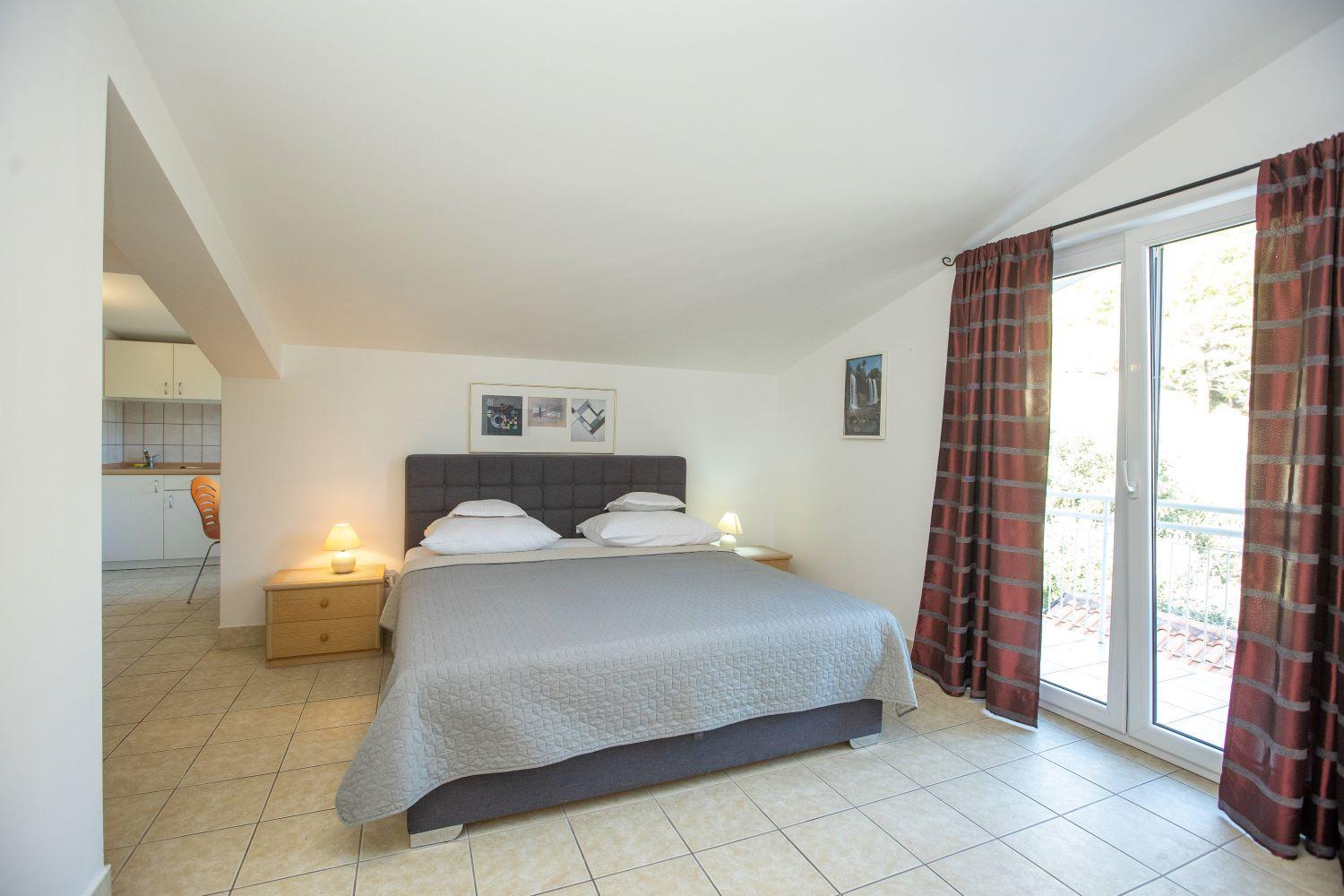 One-Bedroom Apartment with Balcony and Sea View - Attic