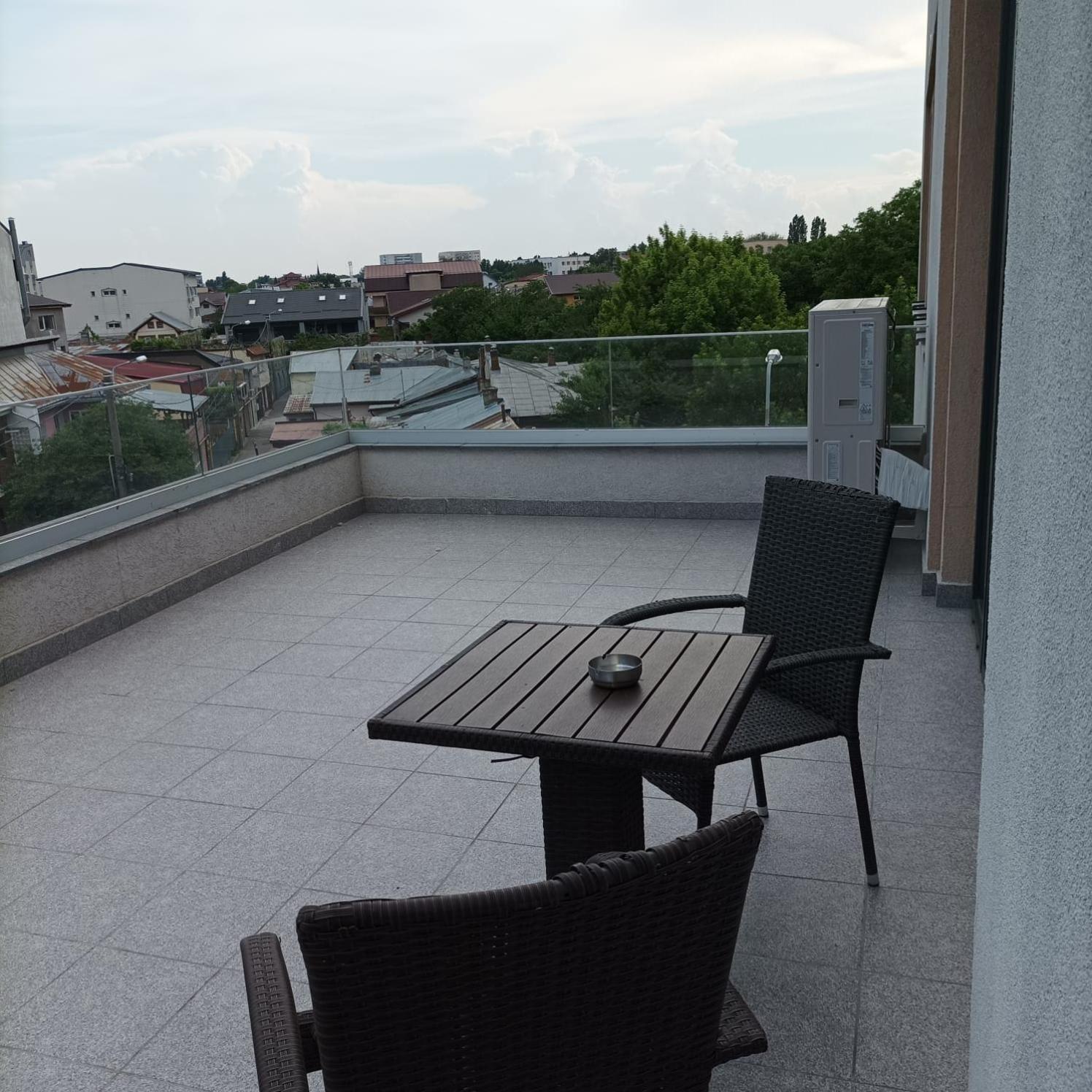Deluxe Double Room with Balcony - Photo 7