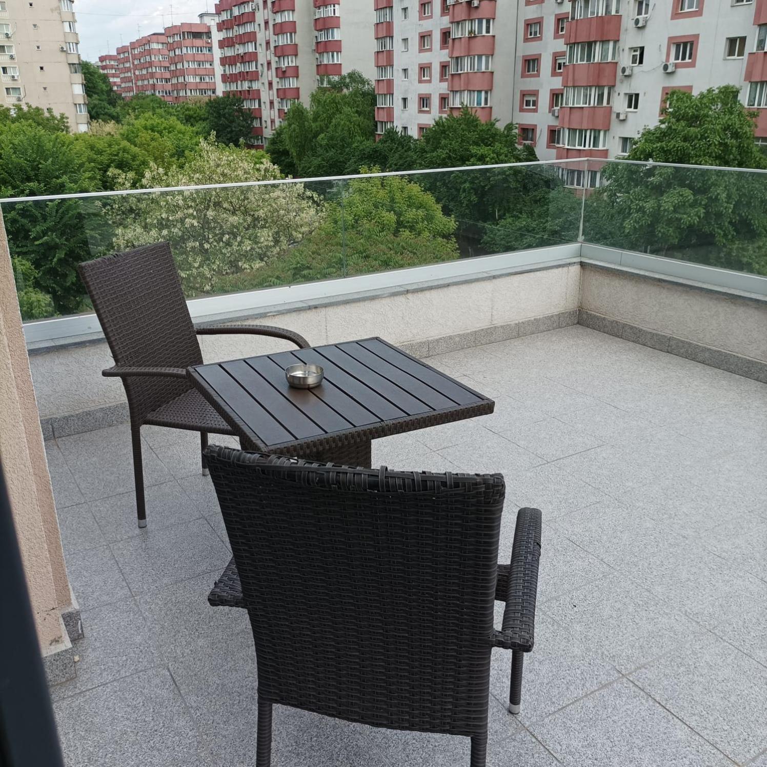 Deluxe Double Room with Balcony - Photo 6