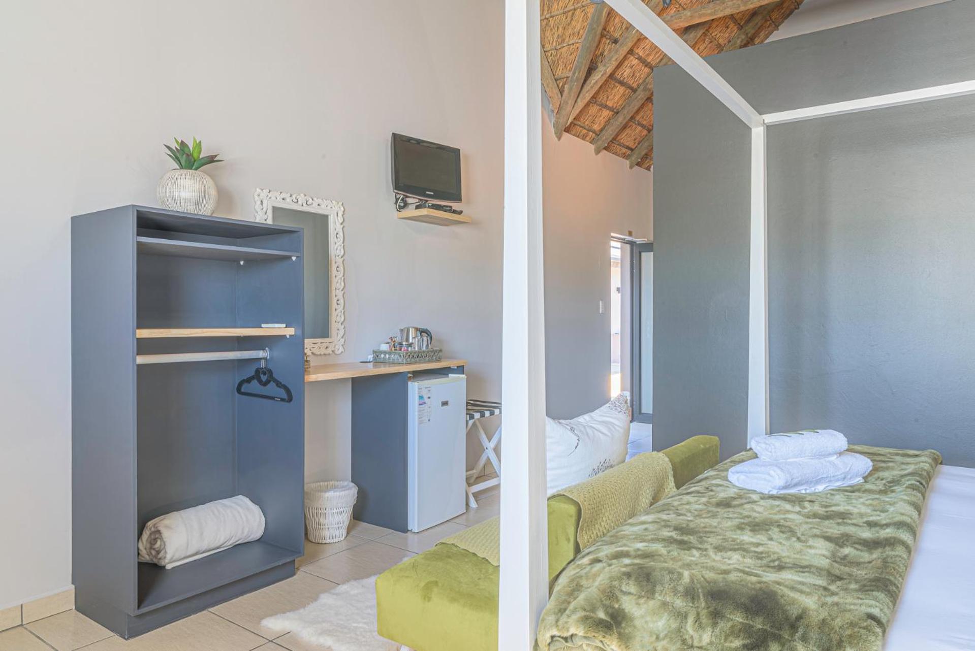 Deluxe Double Room with Mountain View - Photo 8
