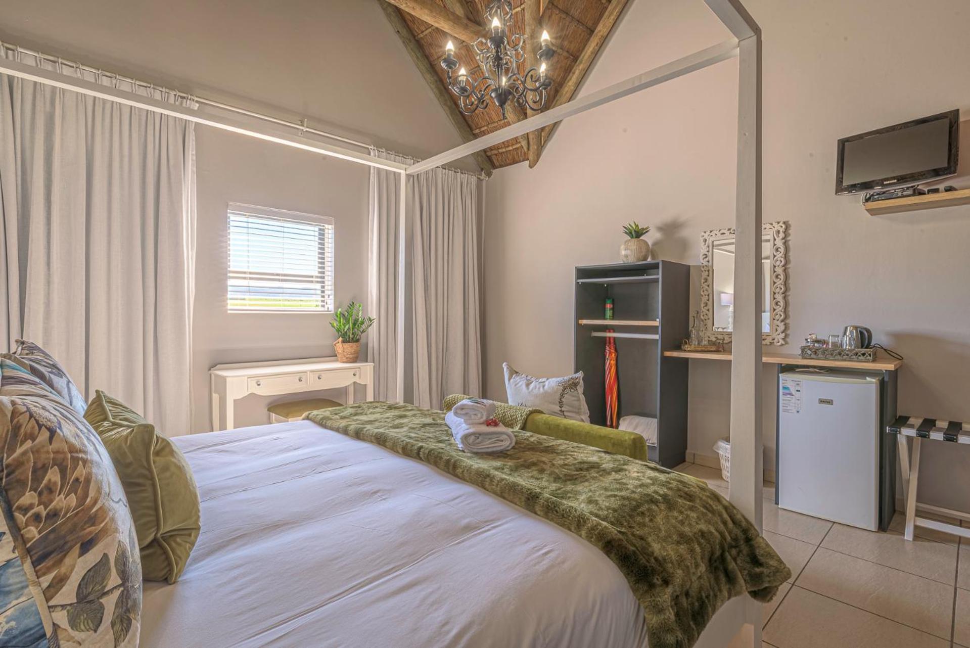 Deluxe Double Room with Mountain View - Photo 7