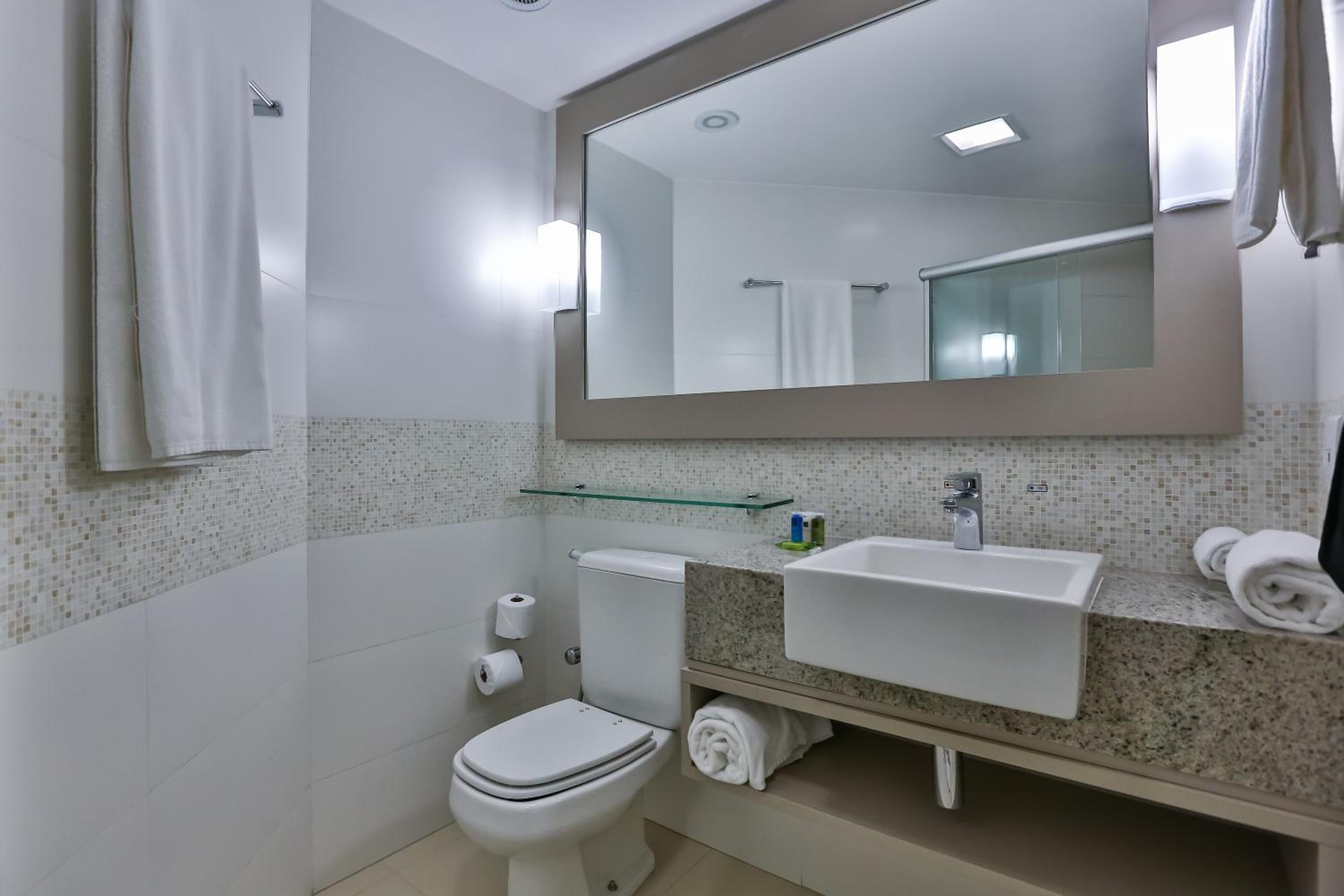 Queen Deluxe Suite