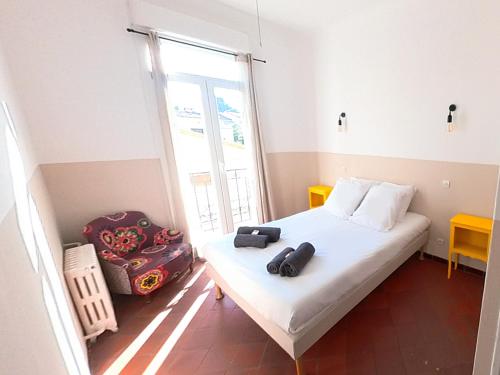 Double Room with Private Bathroom - Photo 2