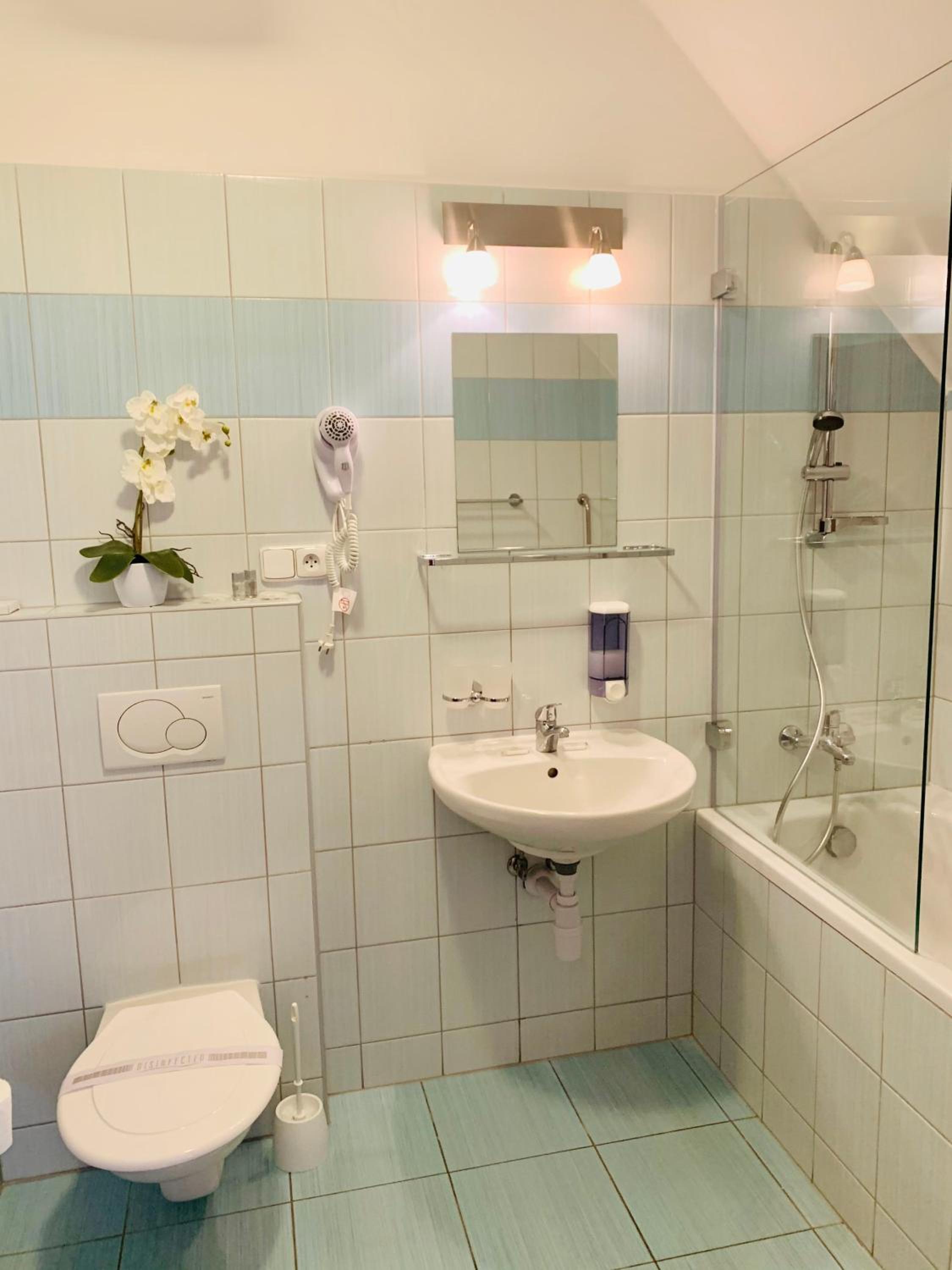Standard Triple Room photo 2