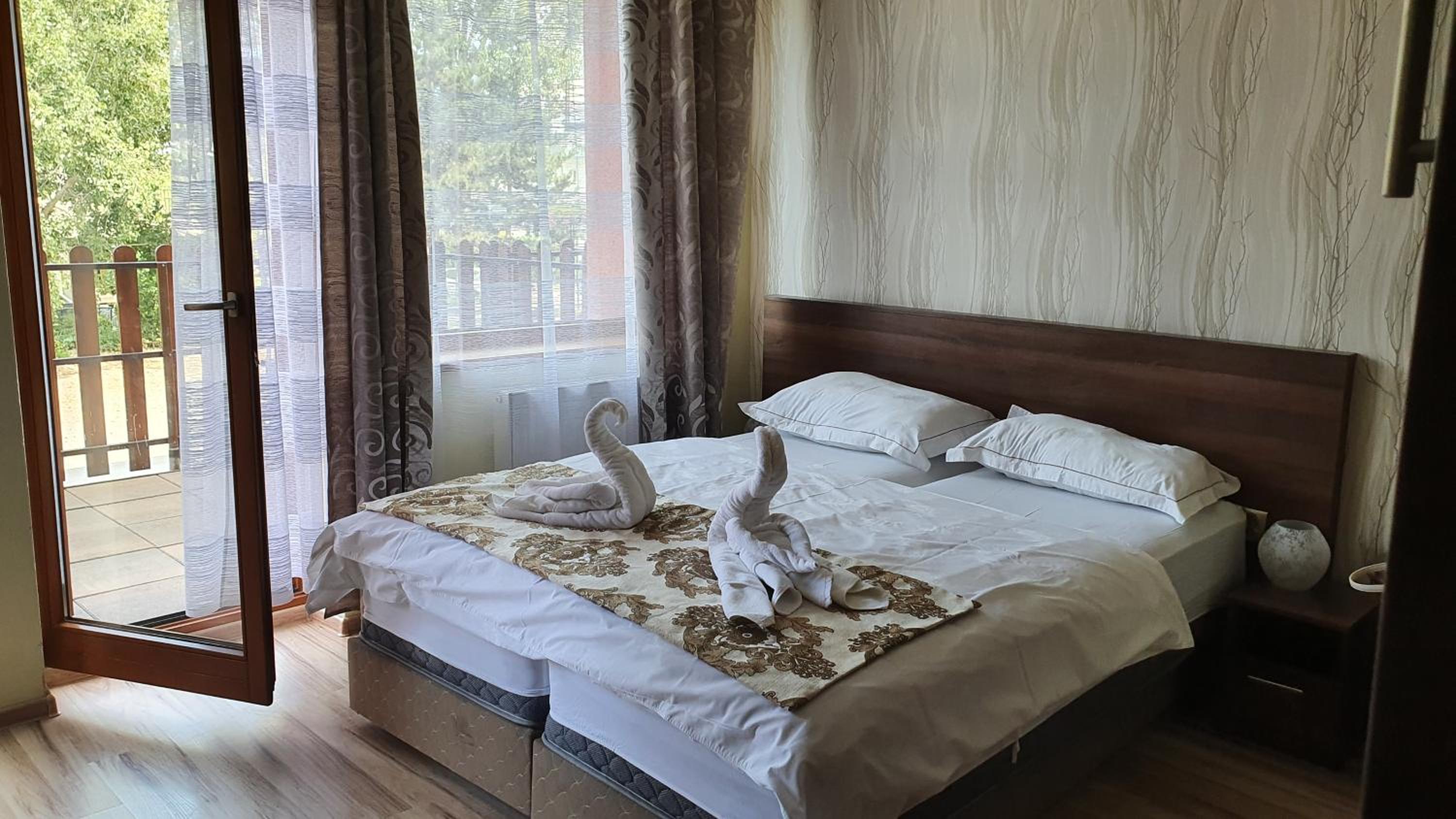 Standard Double Room - Photo 1
