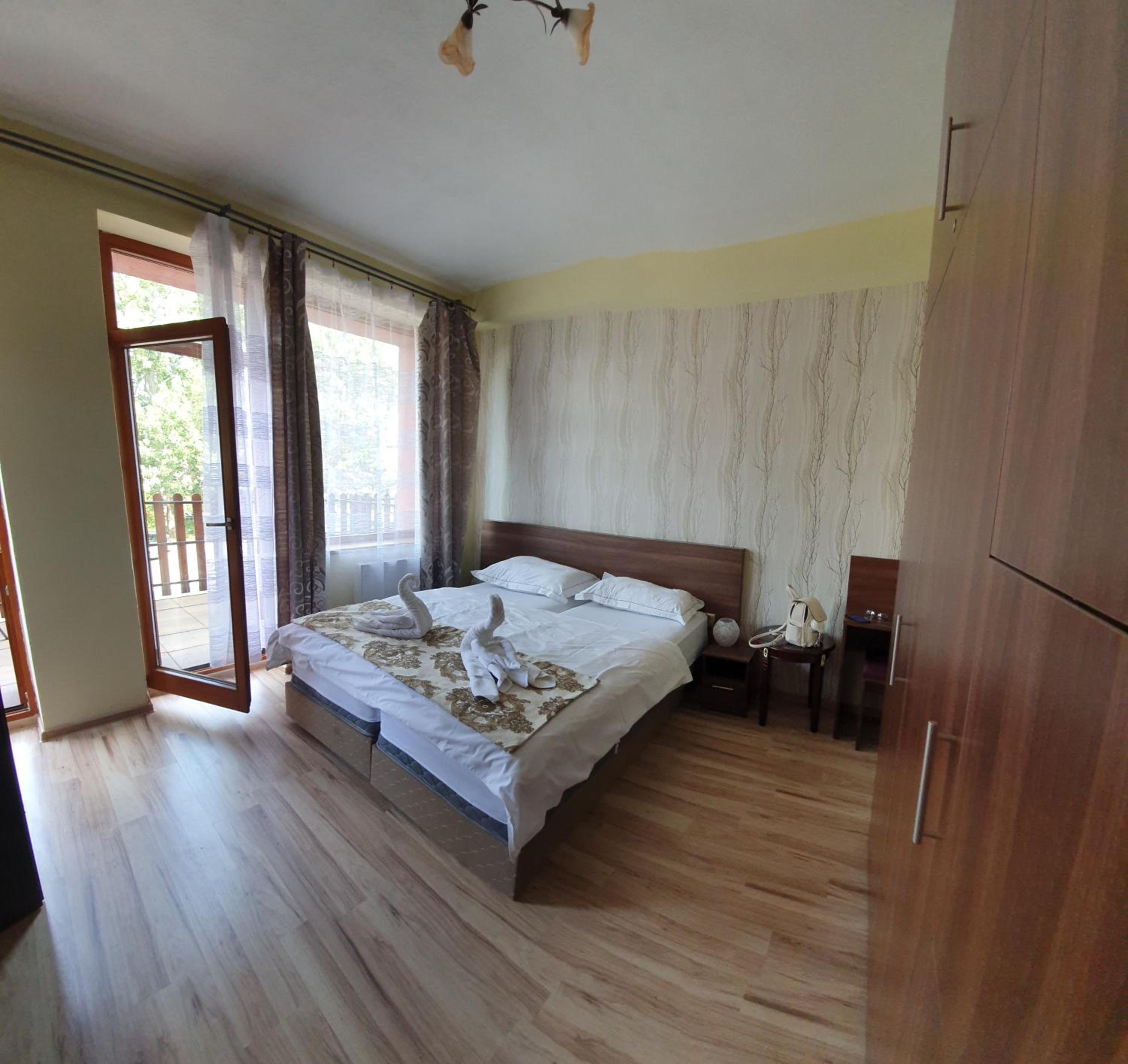 Standard Double Room - Photo 2