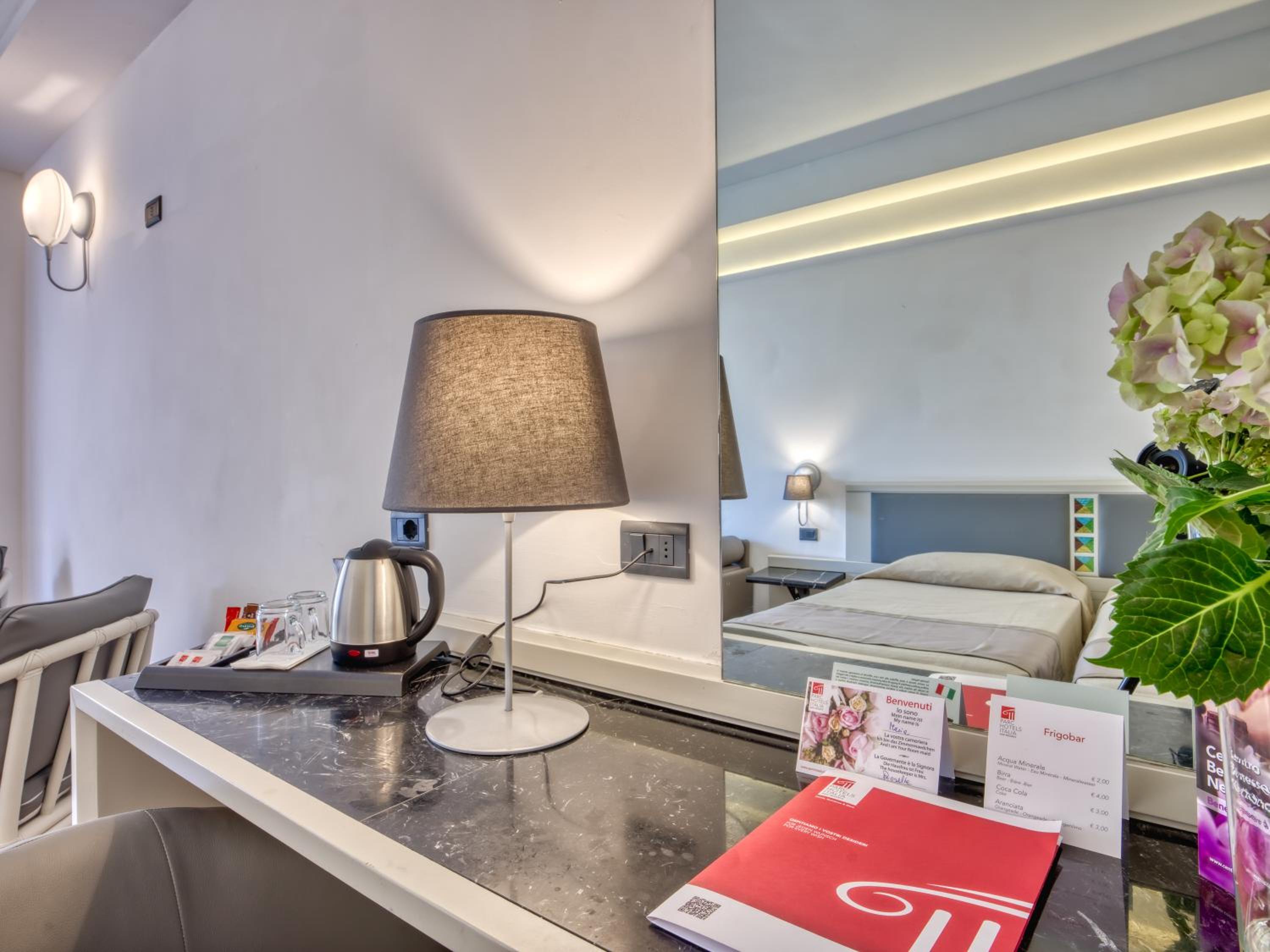 Standard Double or Twin Room with Balcony - Photo 4