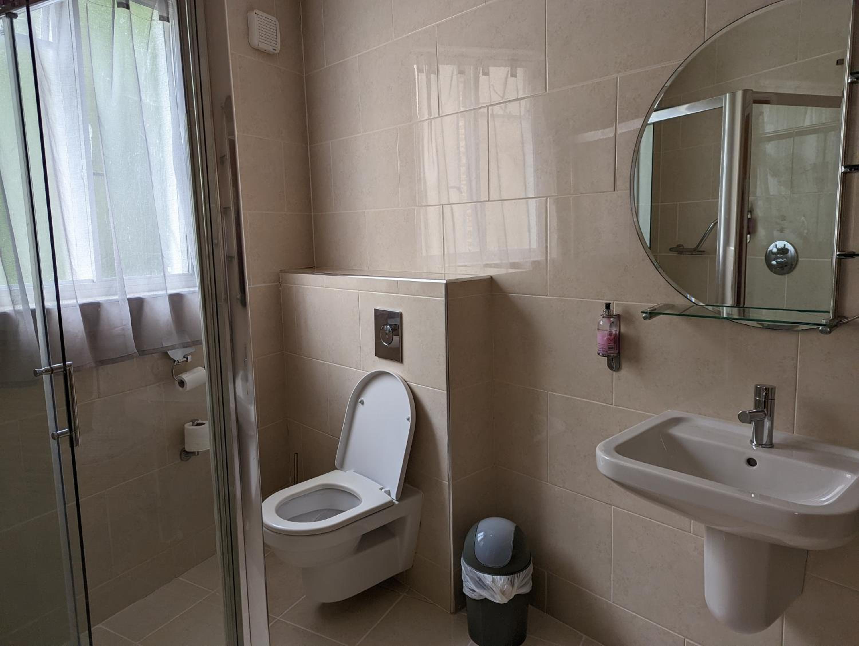 Standard Twin Room - Photo 2