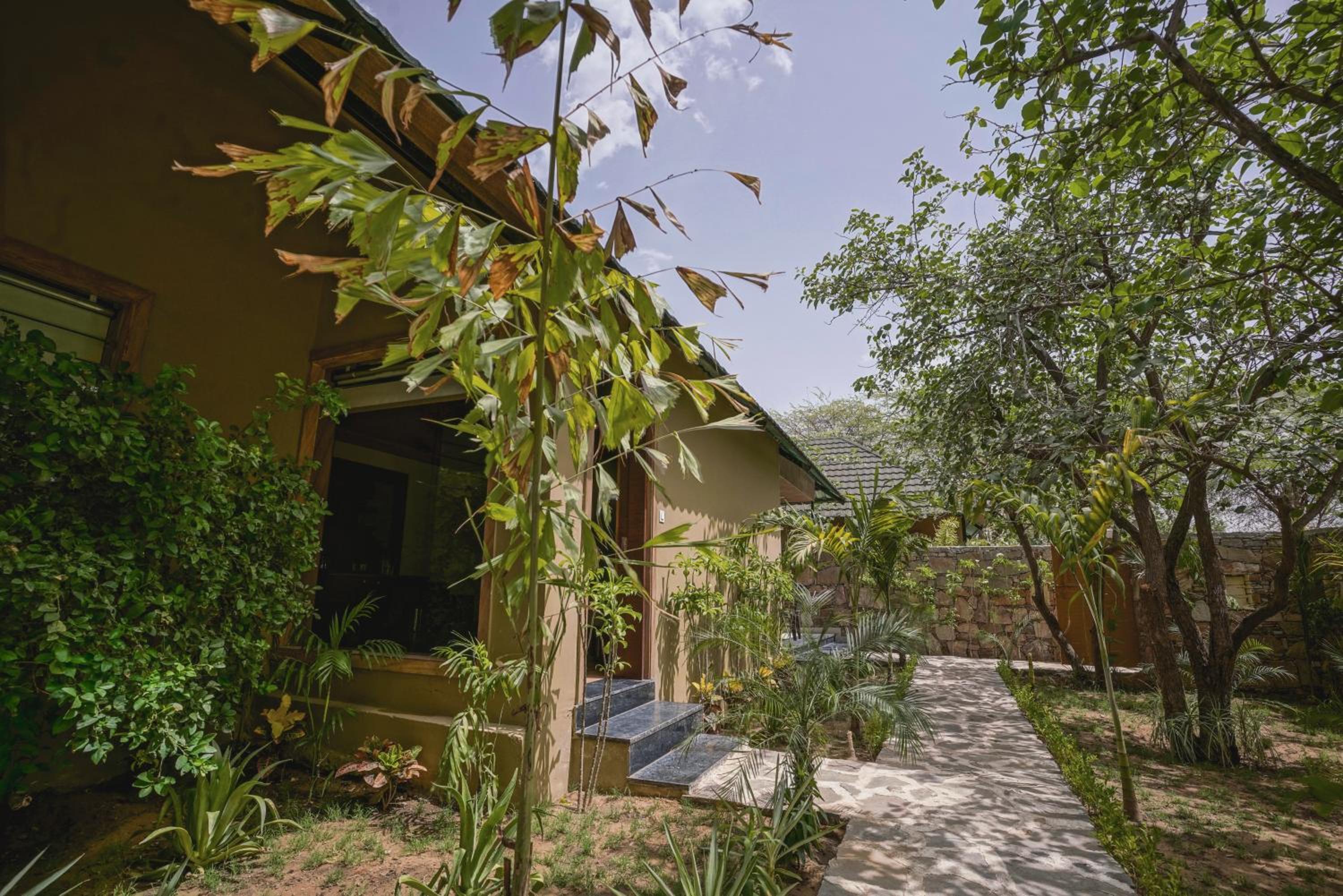 Party House 2 bedroom Villa with Plunge Pool and Private Sit out - Photo 10