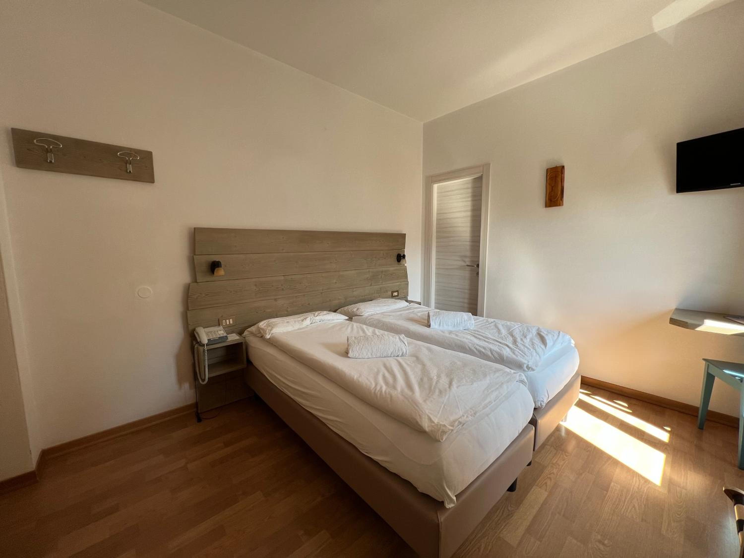 Small Double or Twin Room photo 2