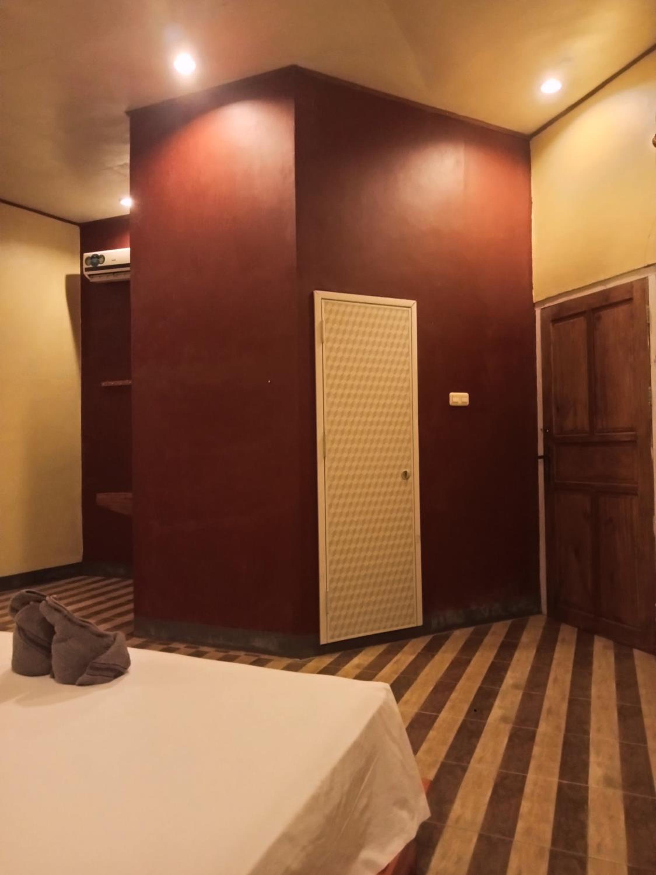 Family Room with Private Bathroom - Photo 1