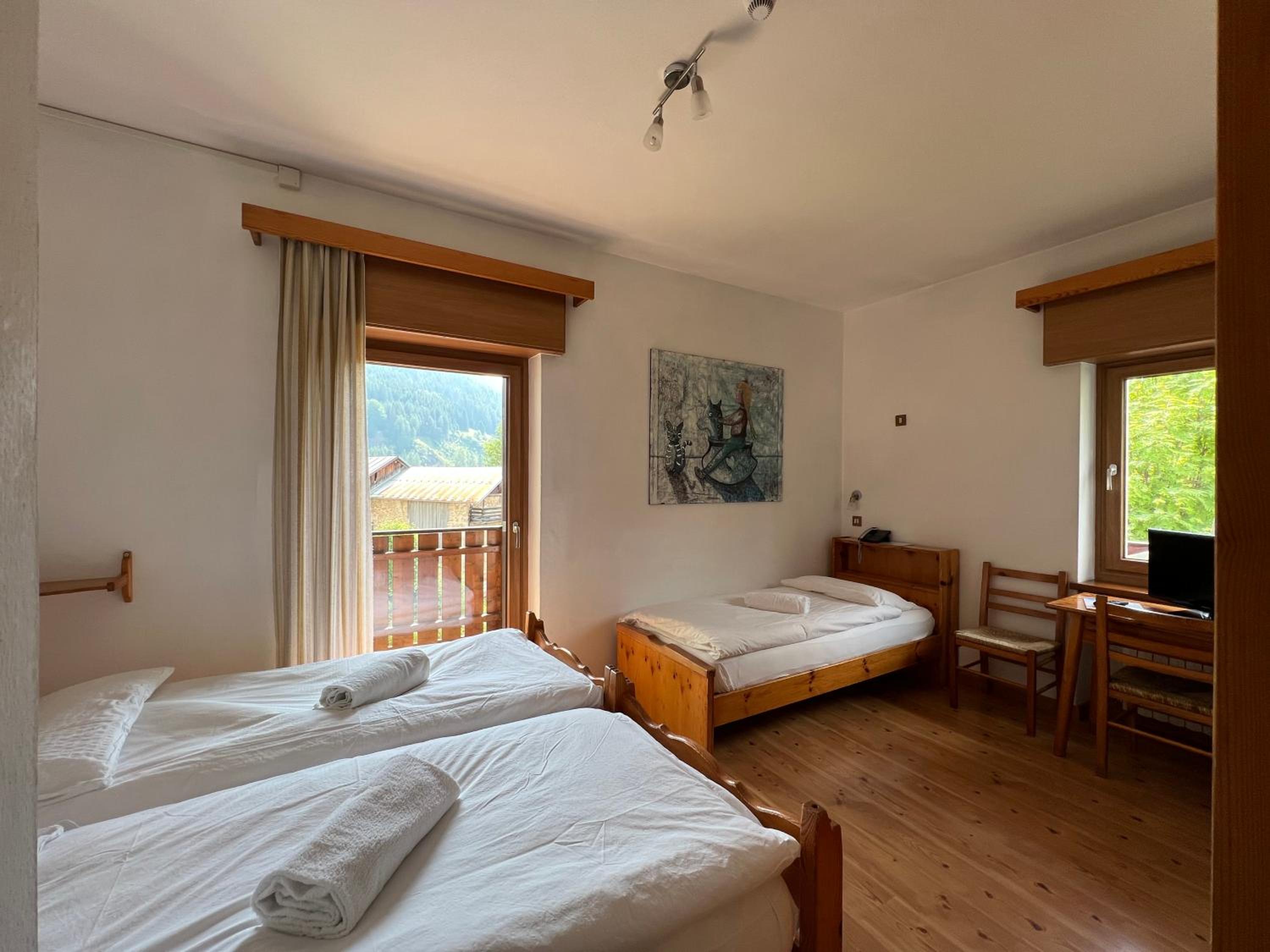 Small Triple Room with Balcony photo 1