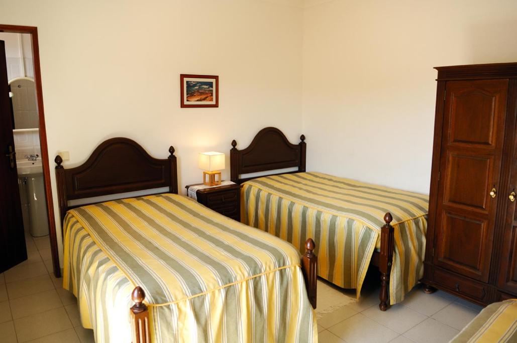 Twin Room - Photo 11