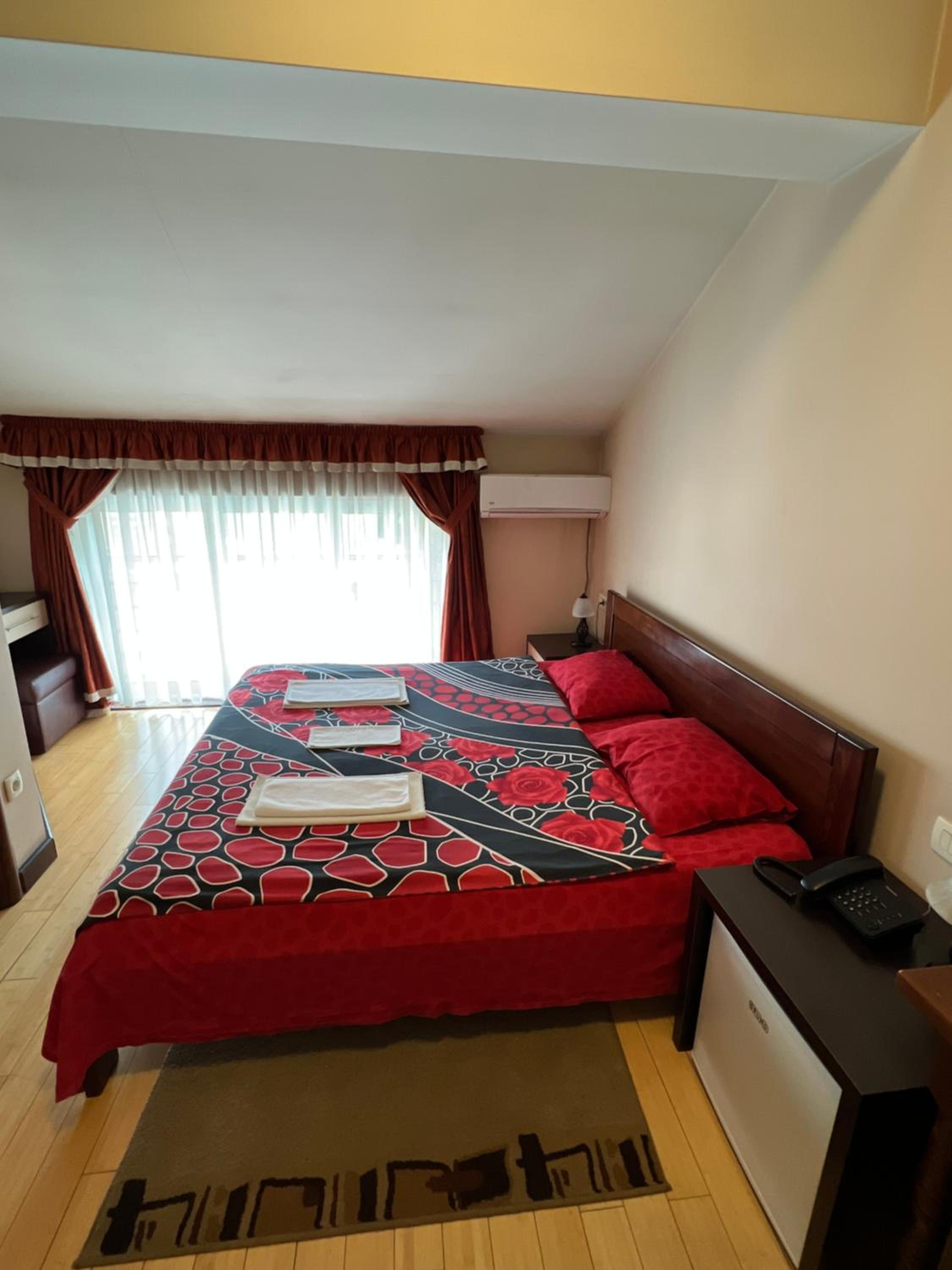 Double Room with Private Bathroom - Photo 1