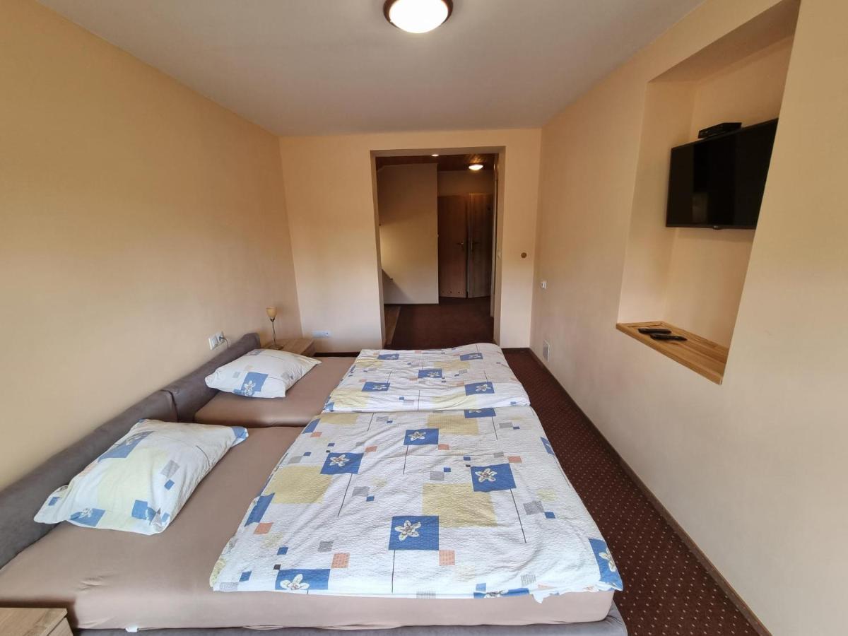 Double Room with Garden View - Photo 2