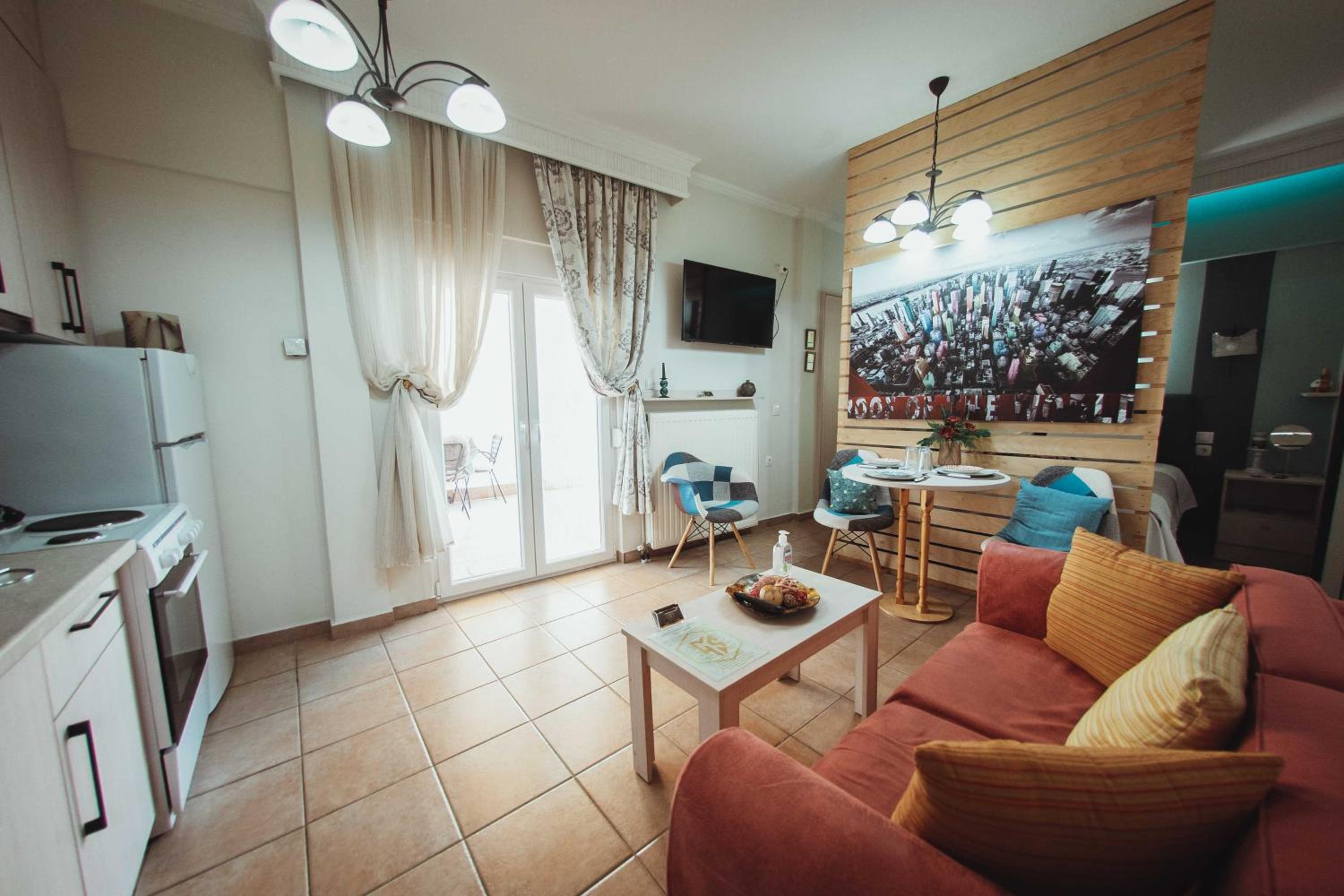One-Bedroom Apartment - Photo 2