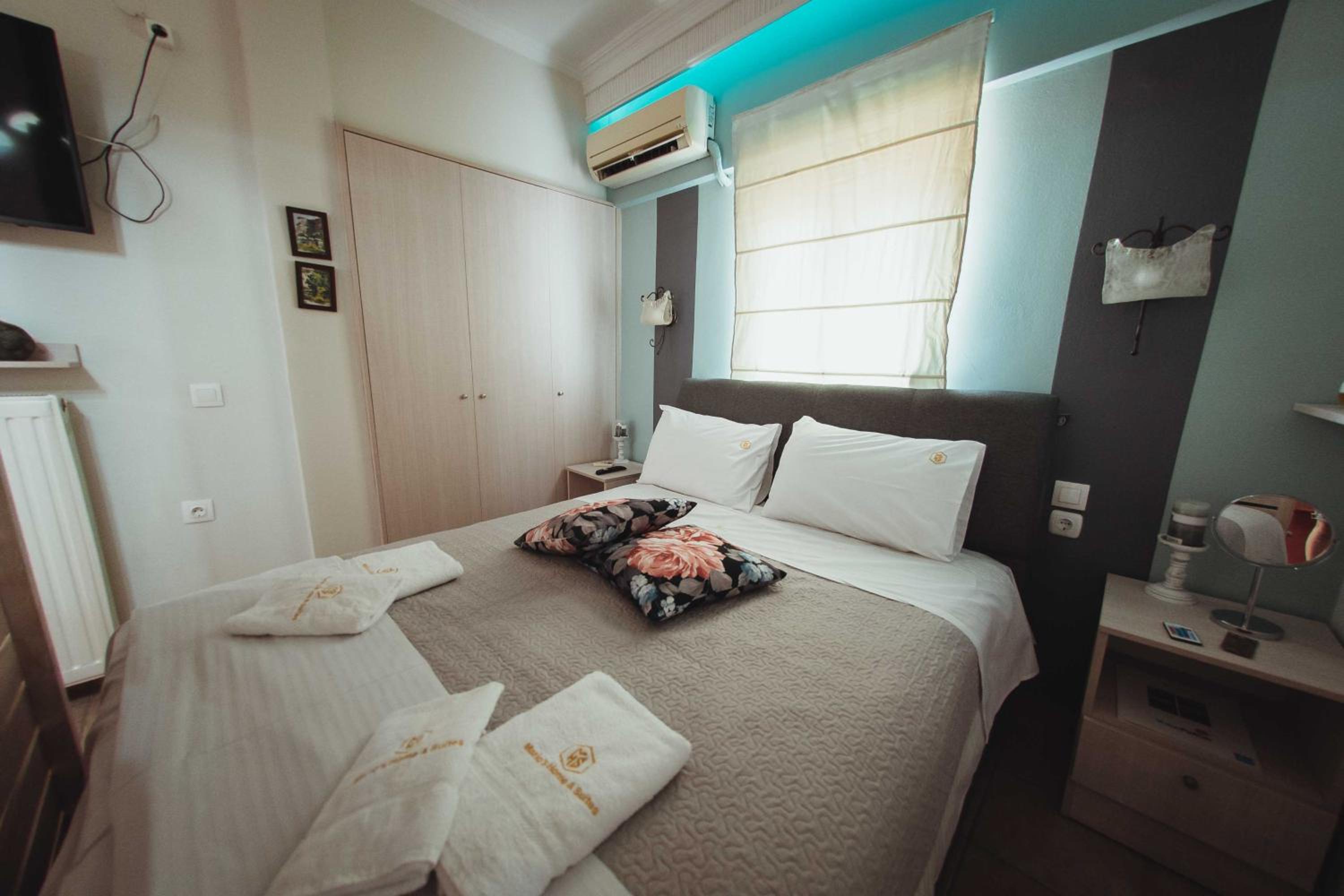 One-Bedroom Apartment - Photo 3