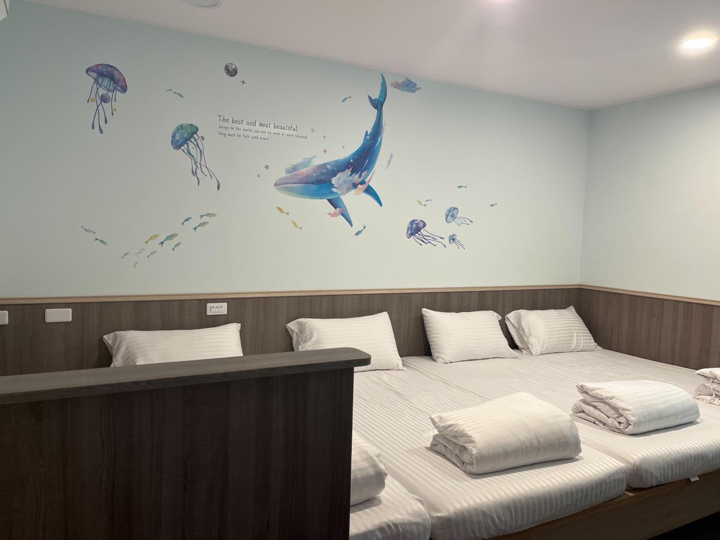Quadruple Room with Private Bathroom photo 1