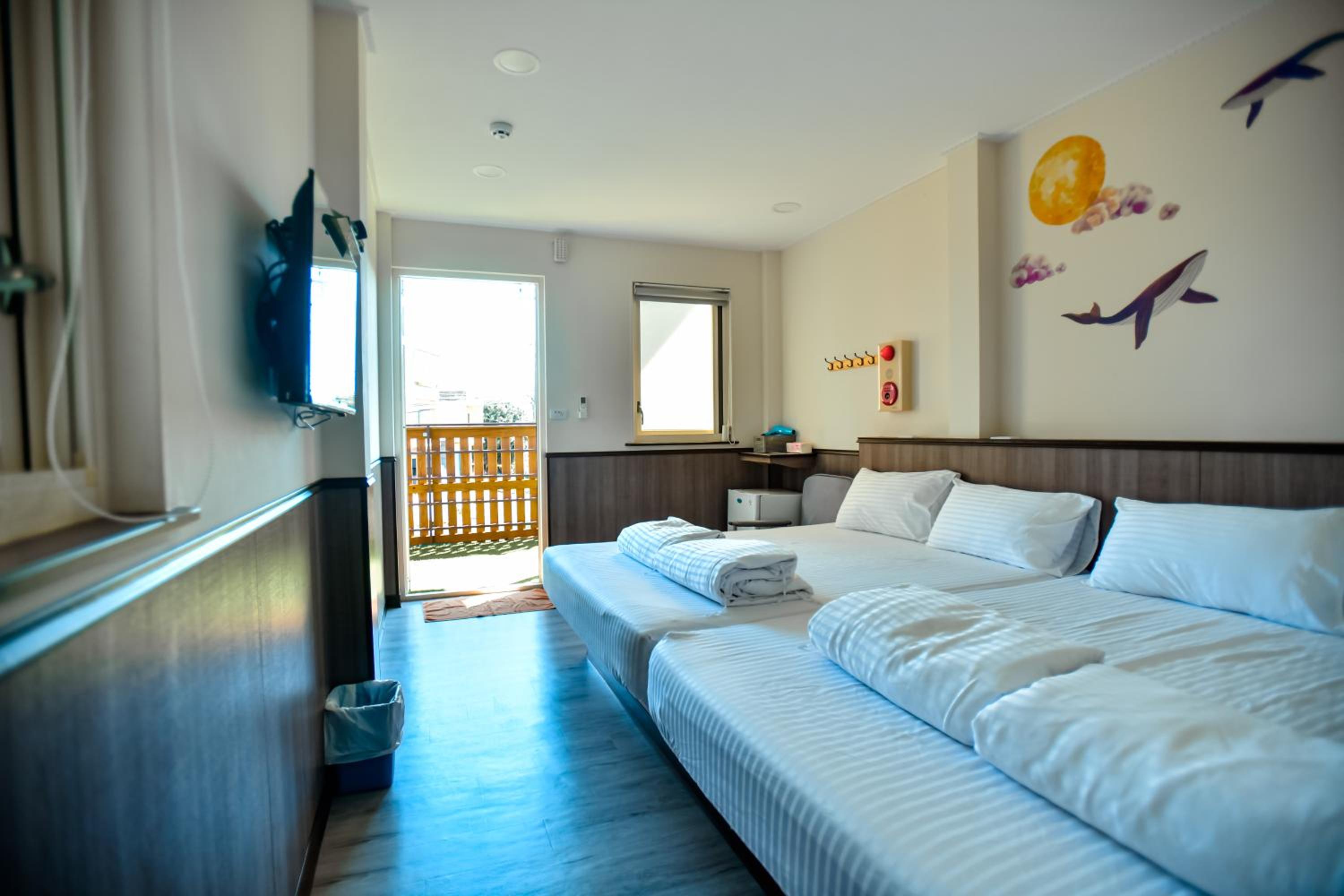 Quadruple Room with Private Bathroom photo 1