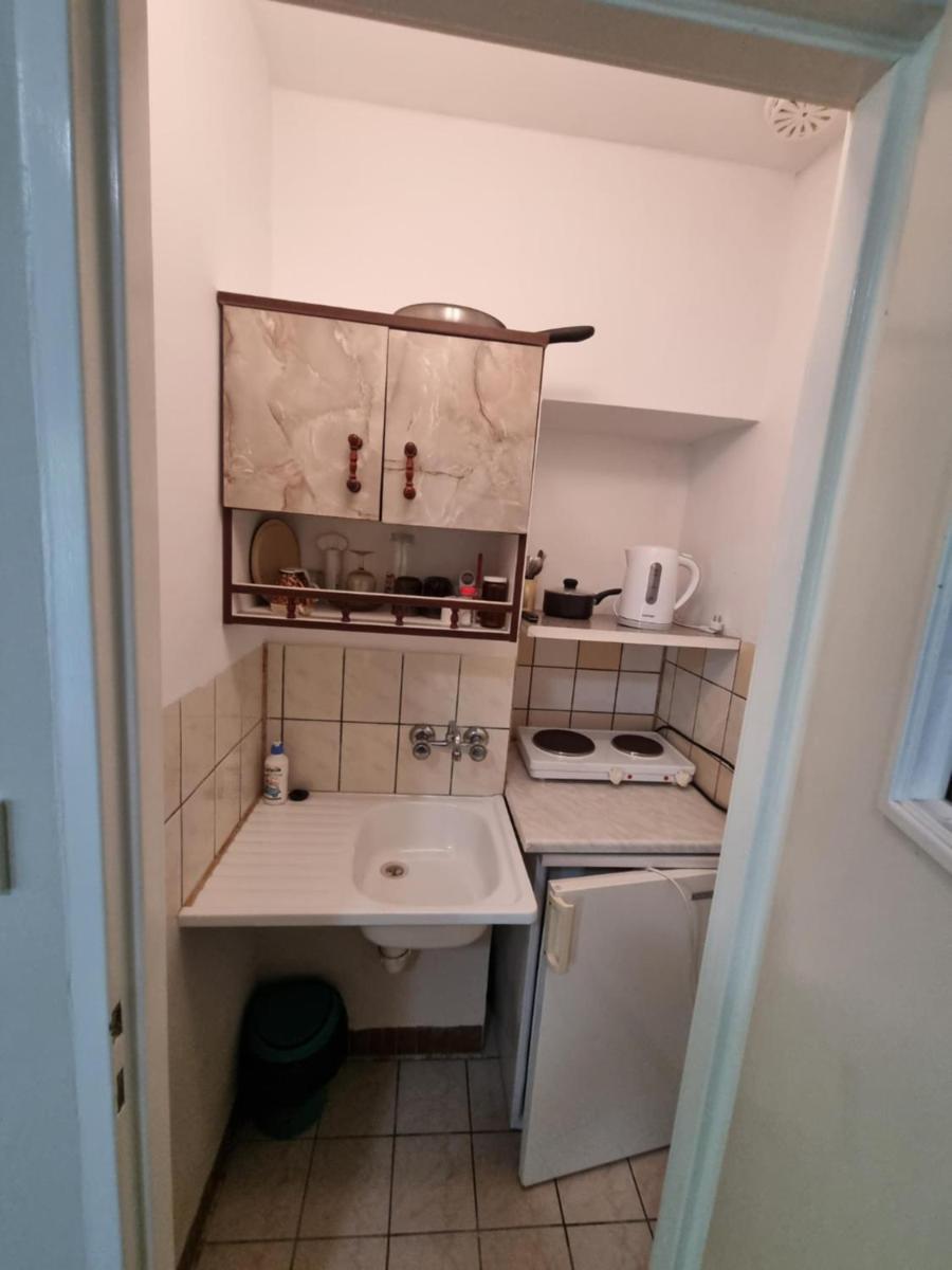 Small Double Room - Photo 4