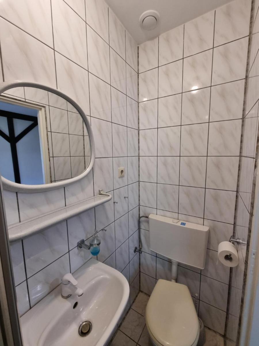 Small Double Room - Photo 2
