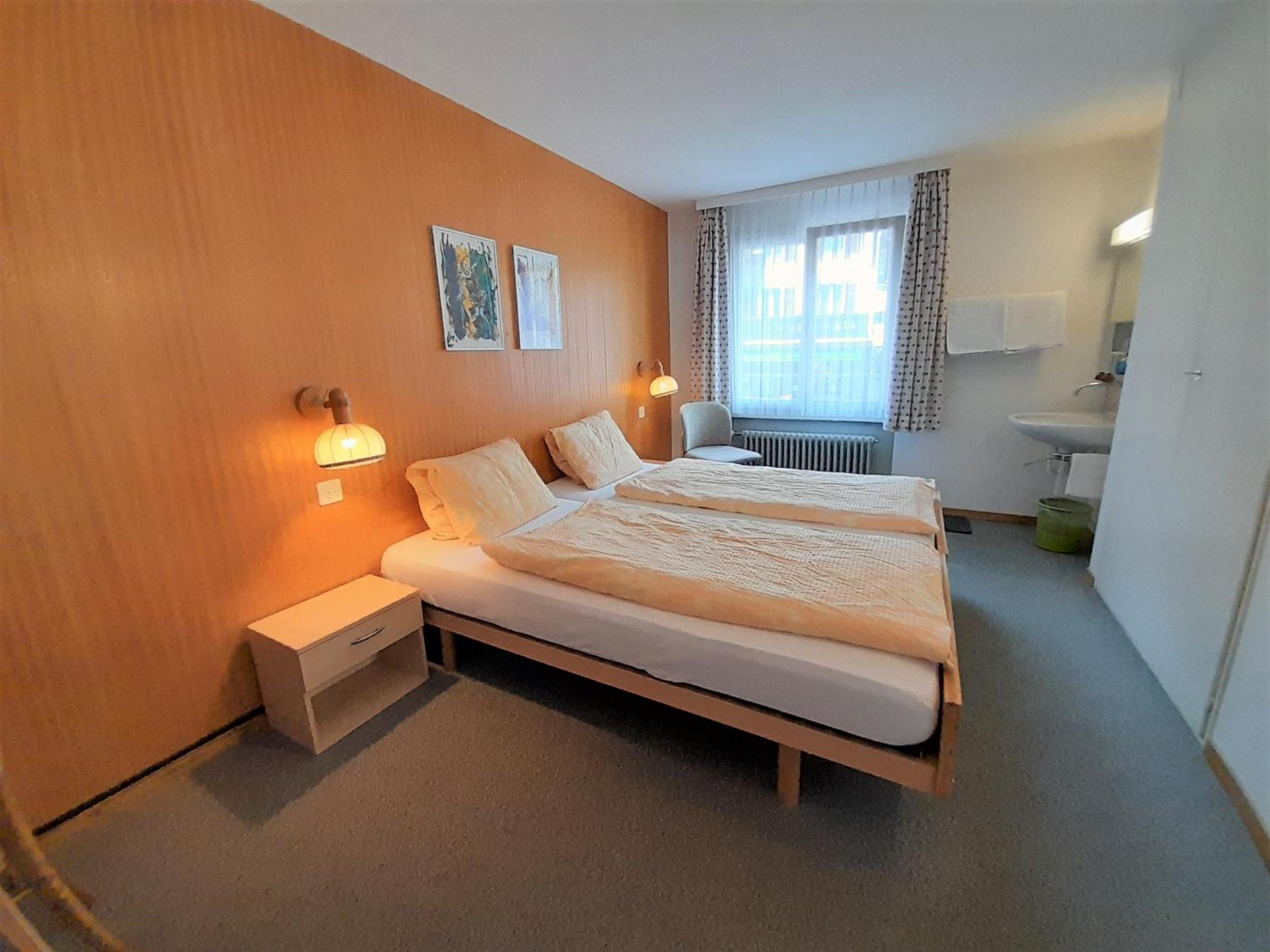 Double Room with Shared Bathroom photo 2