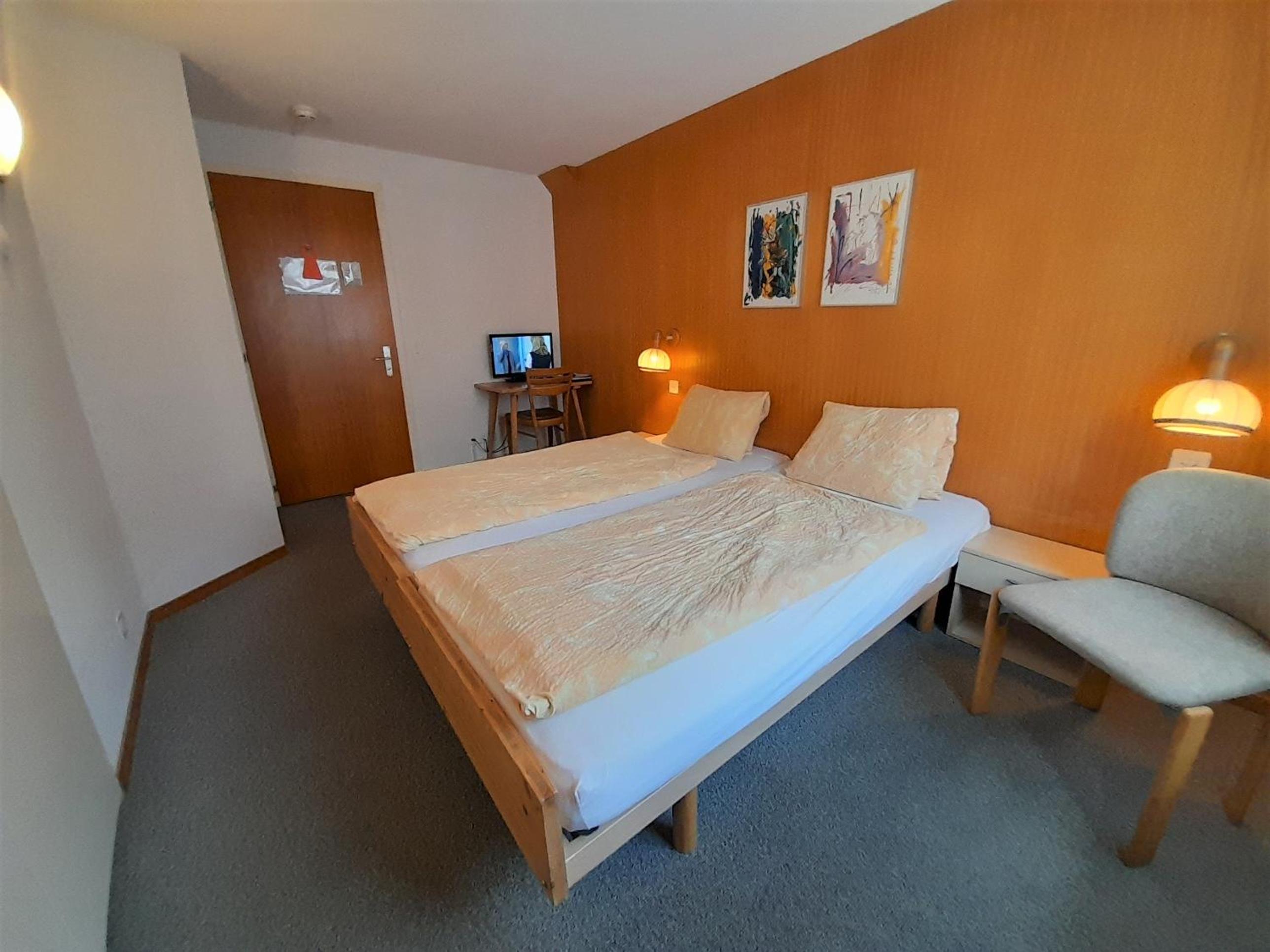 Double Room with Shared Bathroom photo 1