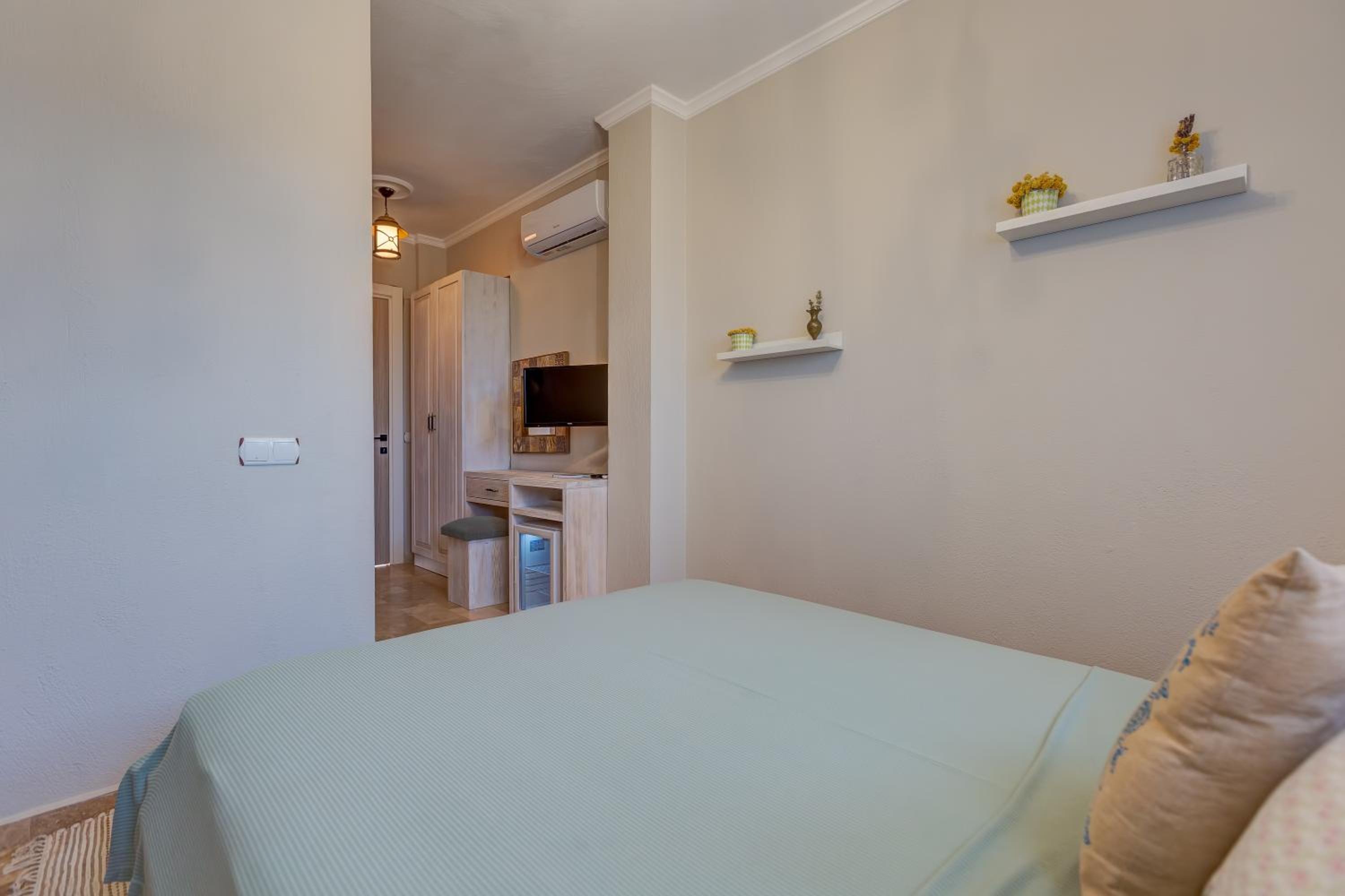 Double Room - Photo 4