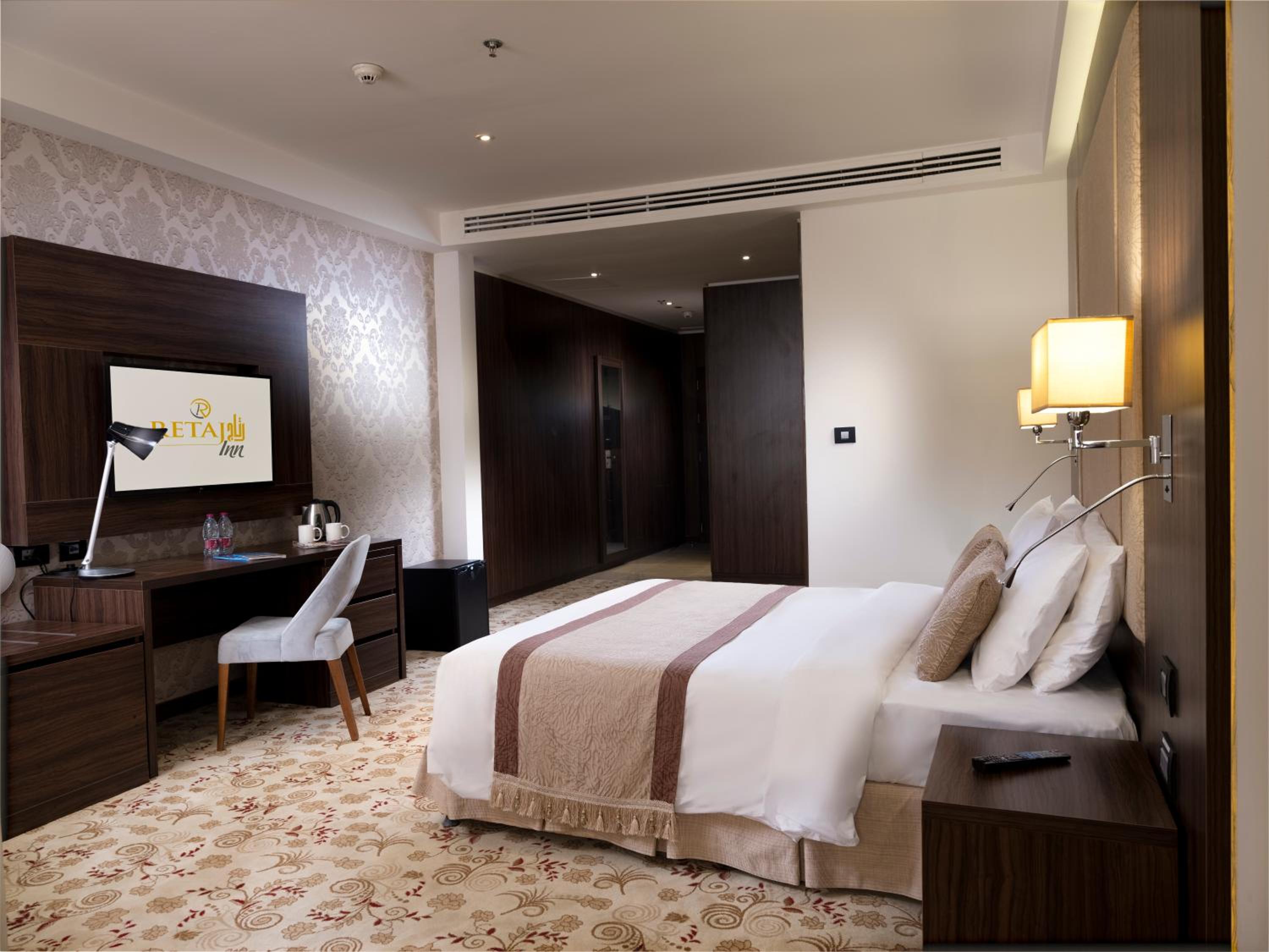 Deluxe King Room - Photo 1