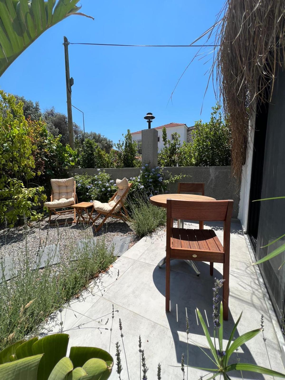 Bungalow with Garden View - Photo 16