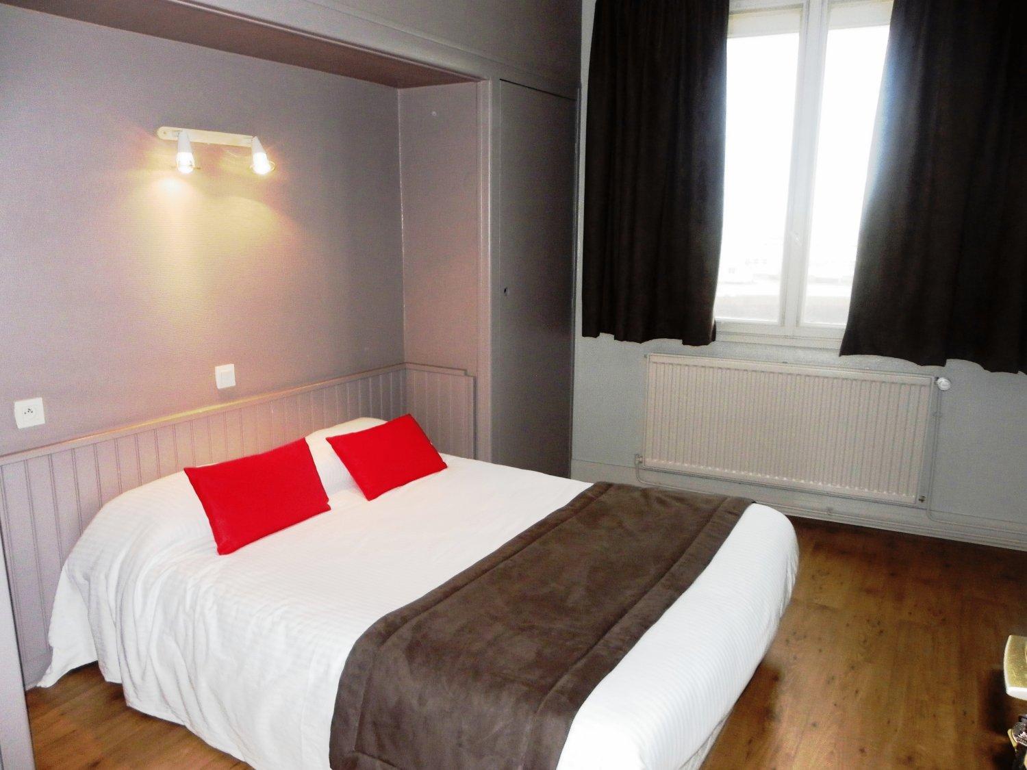 Double Room with Port View - Photo 4