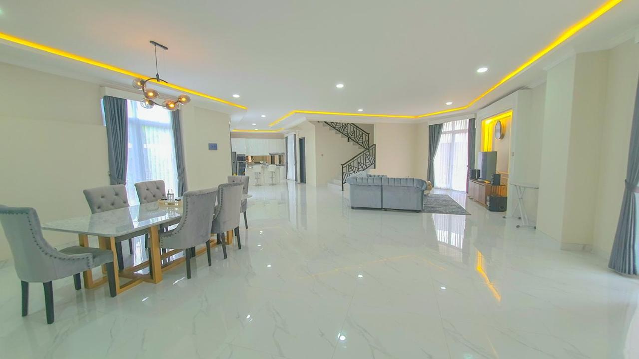 Three-Bedroom Villa photo 1