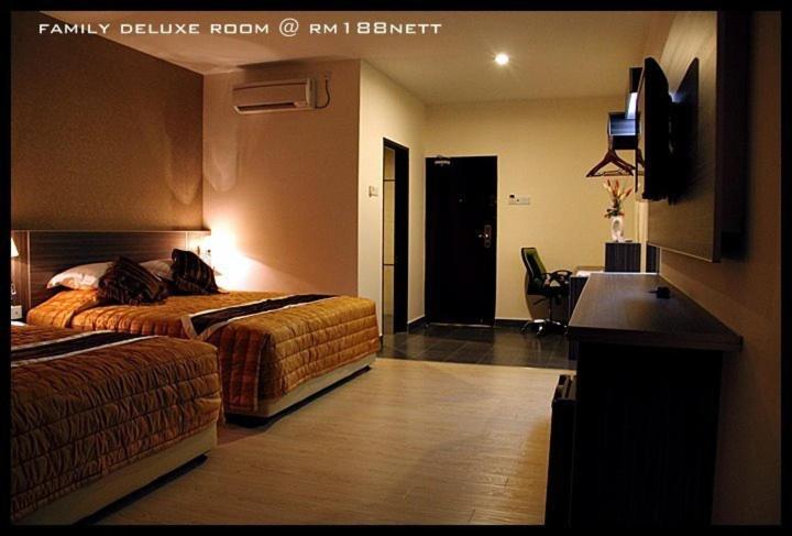 Deluxe Family Room
