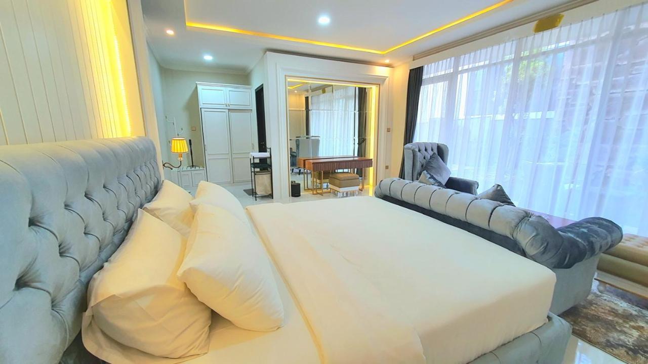 Superior Villa photo 1