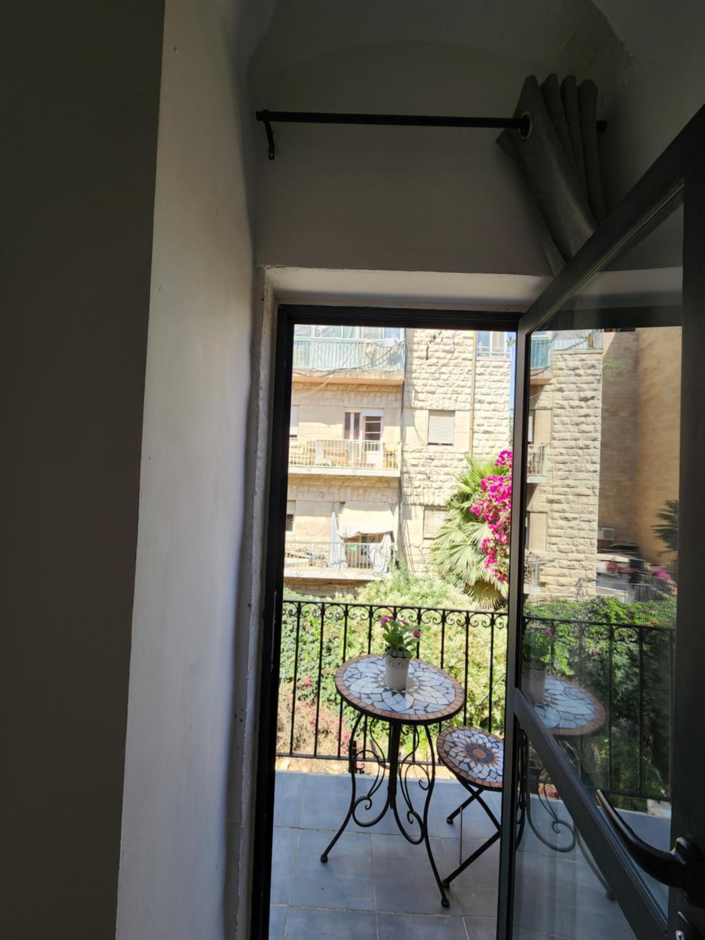 Deluxe Double Room with Balcony photo 3