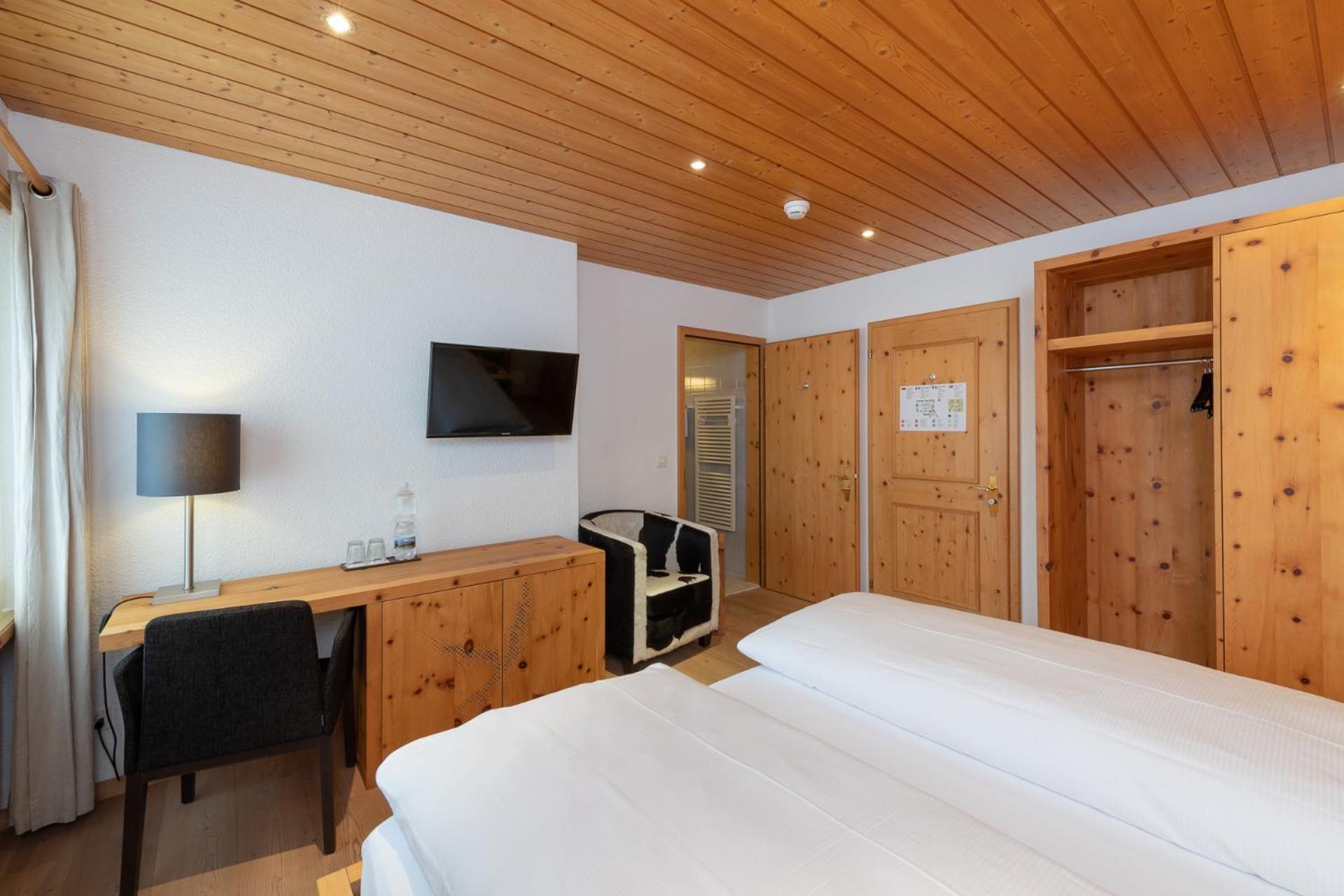 Double Room Swiss Pine - Photo 3
