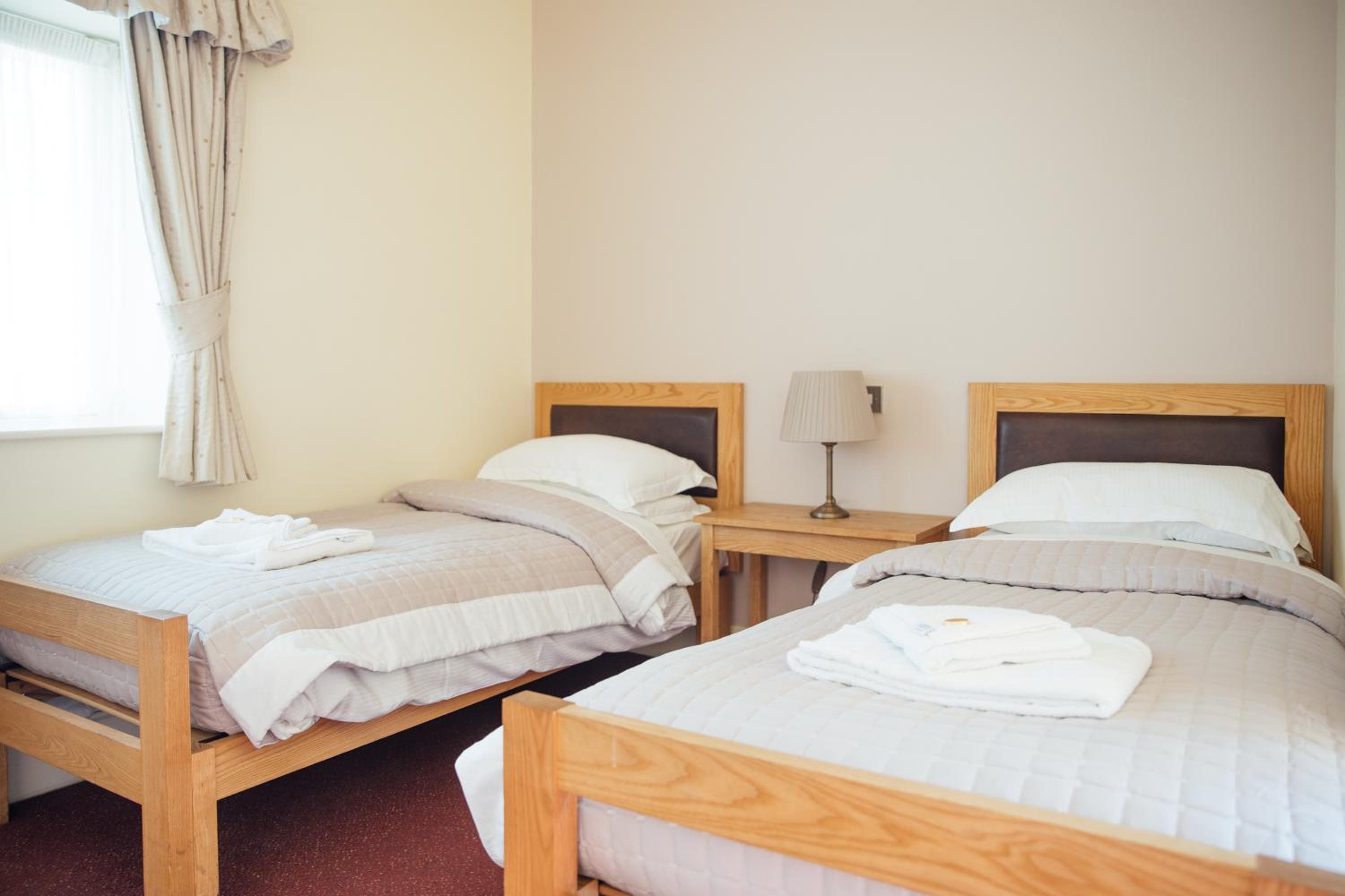 Twin Room with Private Bathroom photo 1