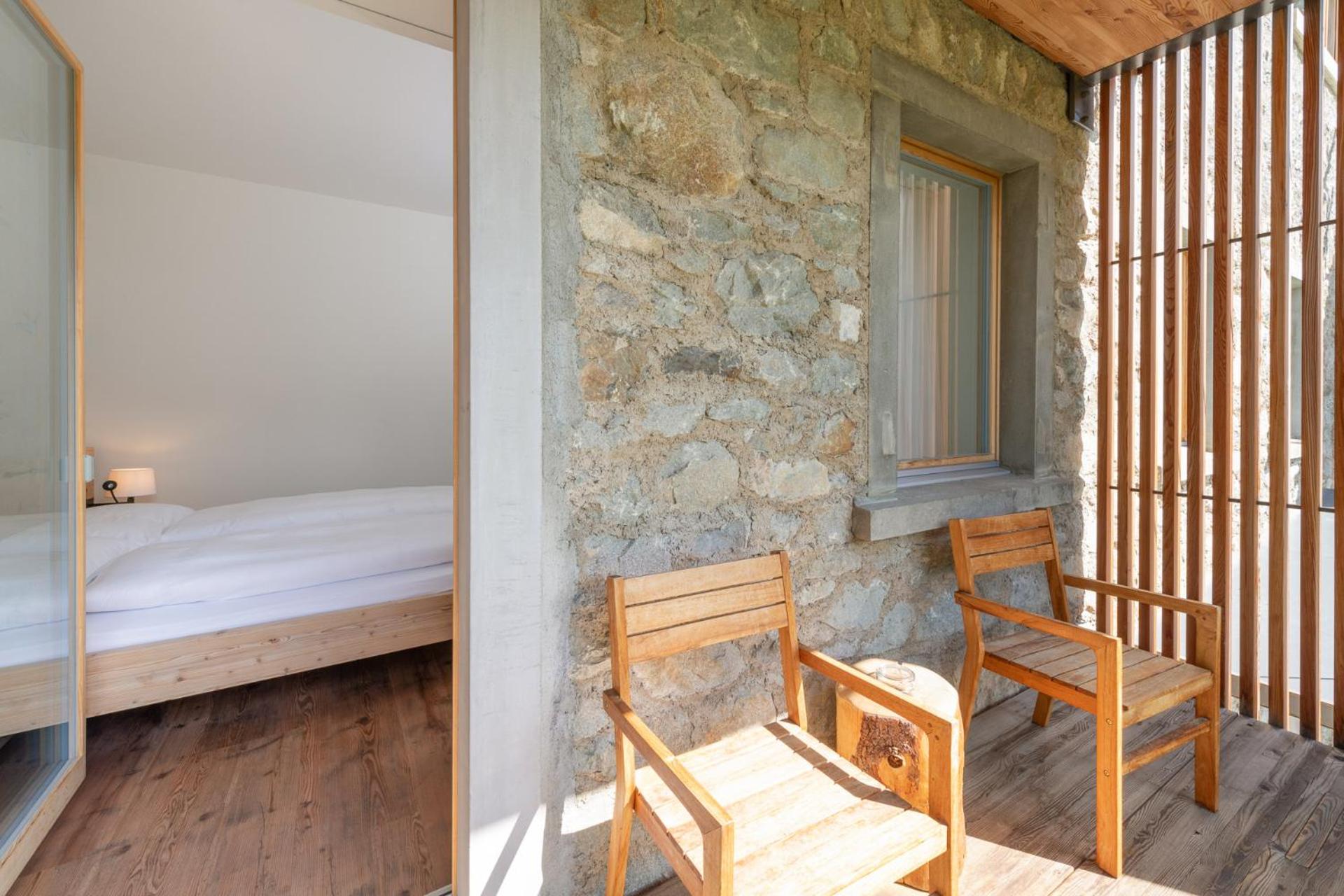 Double Room with Balcony - Photo 15