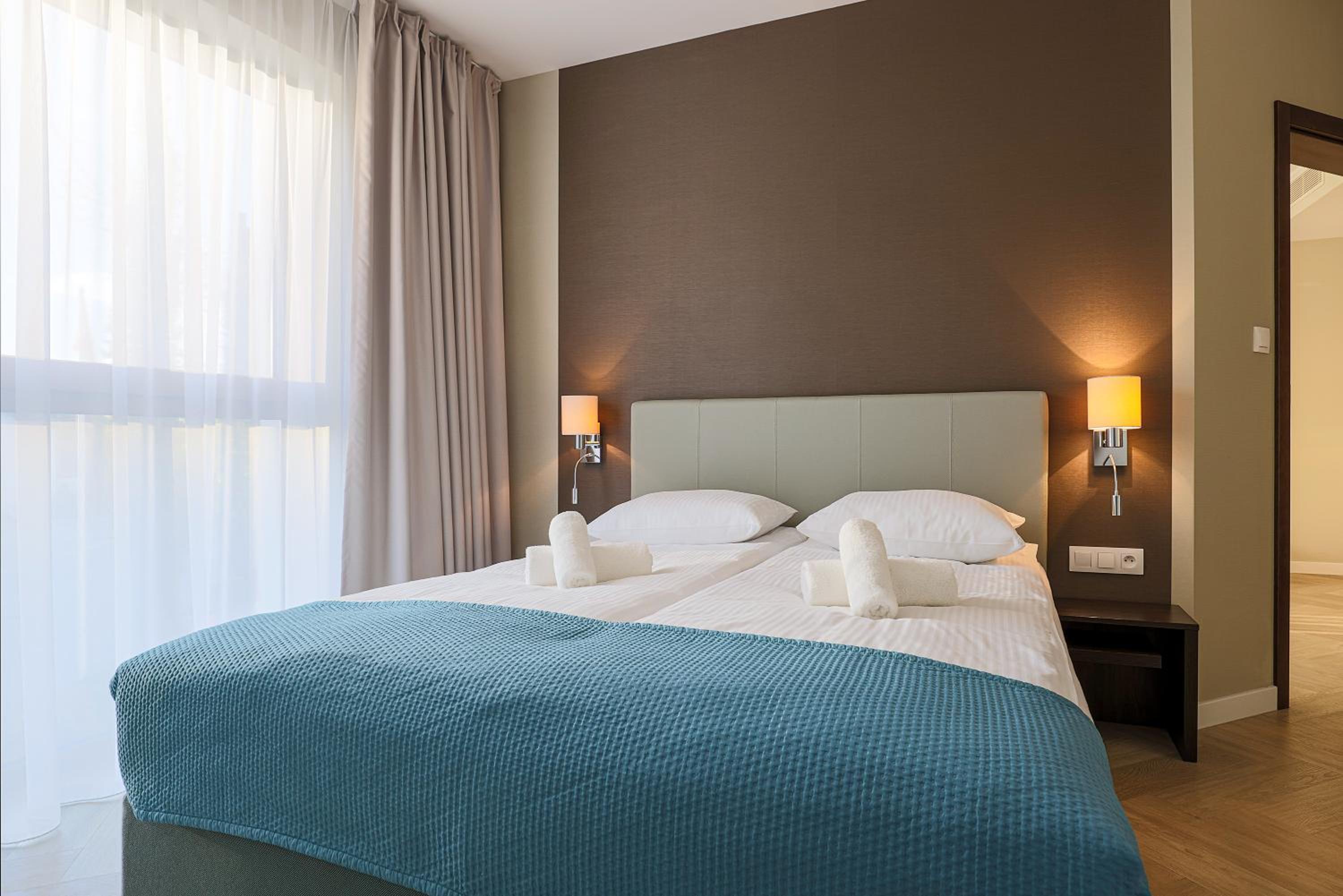Suite - Photo 1