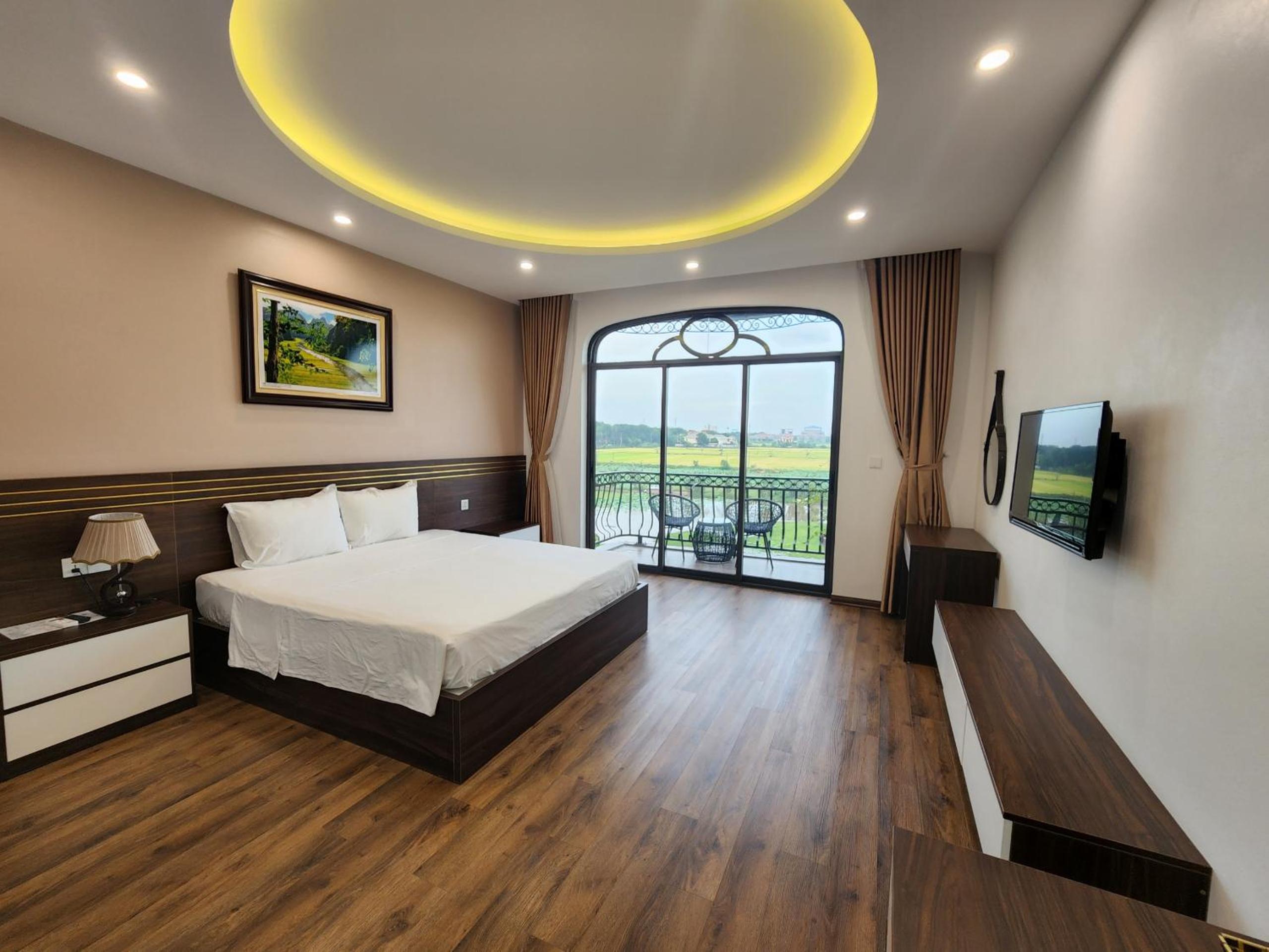 Deluxe Double Room with Bath - Photo 1